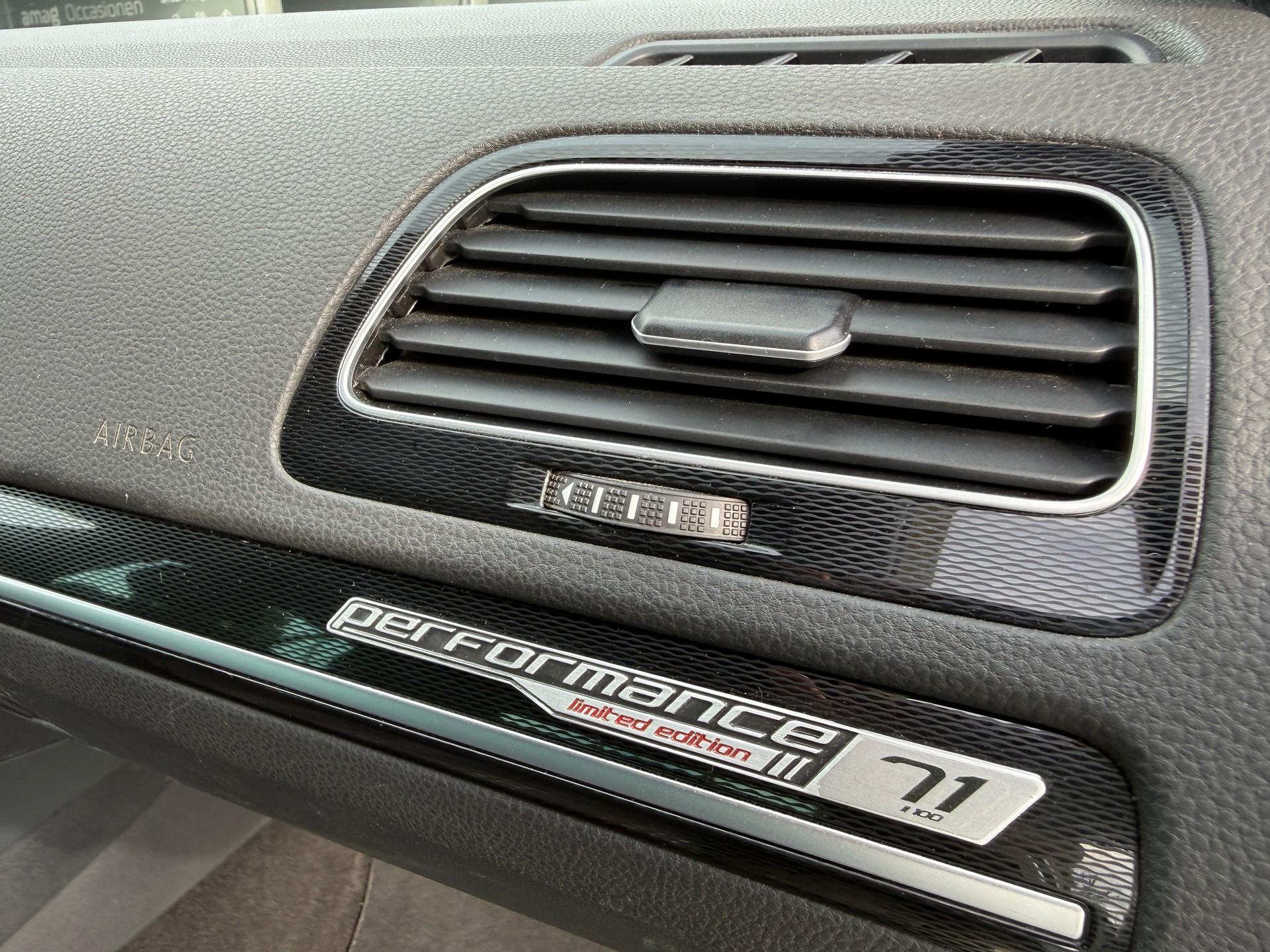 VW 2.0 TSI GTI Performance Limited Edition Nr. 71 AMAG Schweiz-image-3