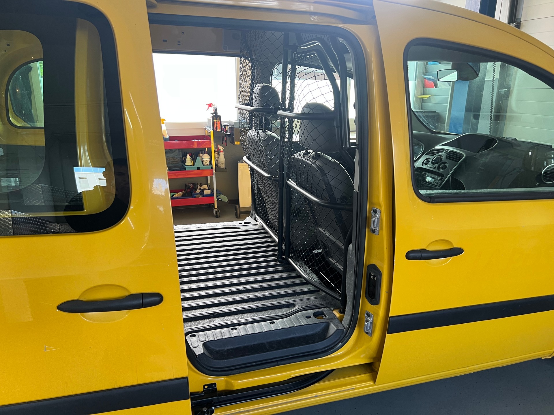 RENAULT Kangoo Medium TCe 115 Business A-image-5