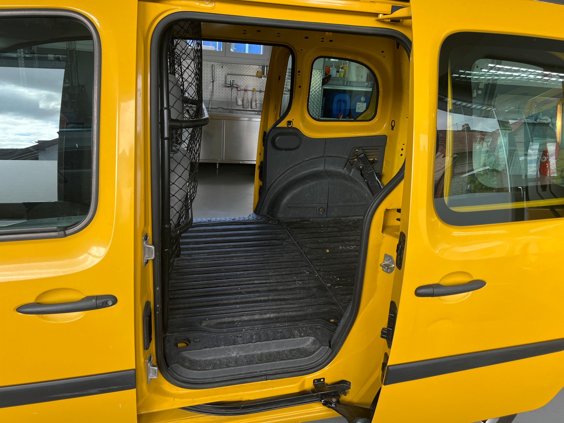 RENAULT Kangoo Medium TCe 115 Business A-image-4