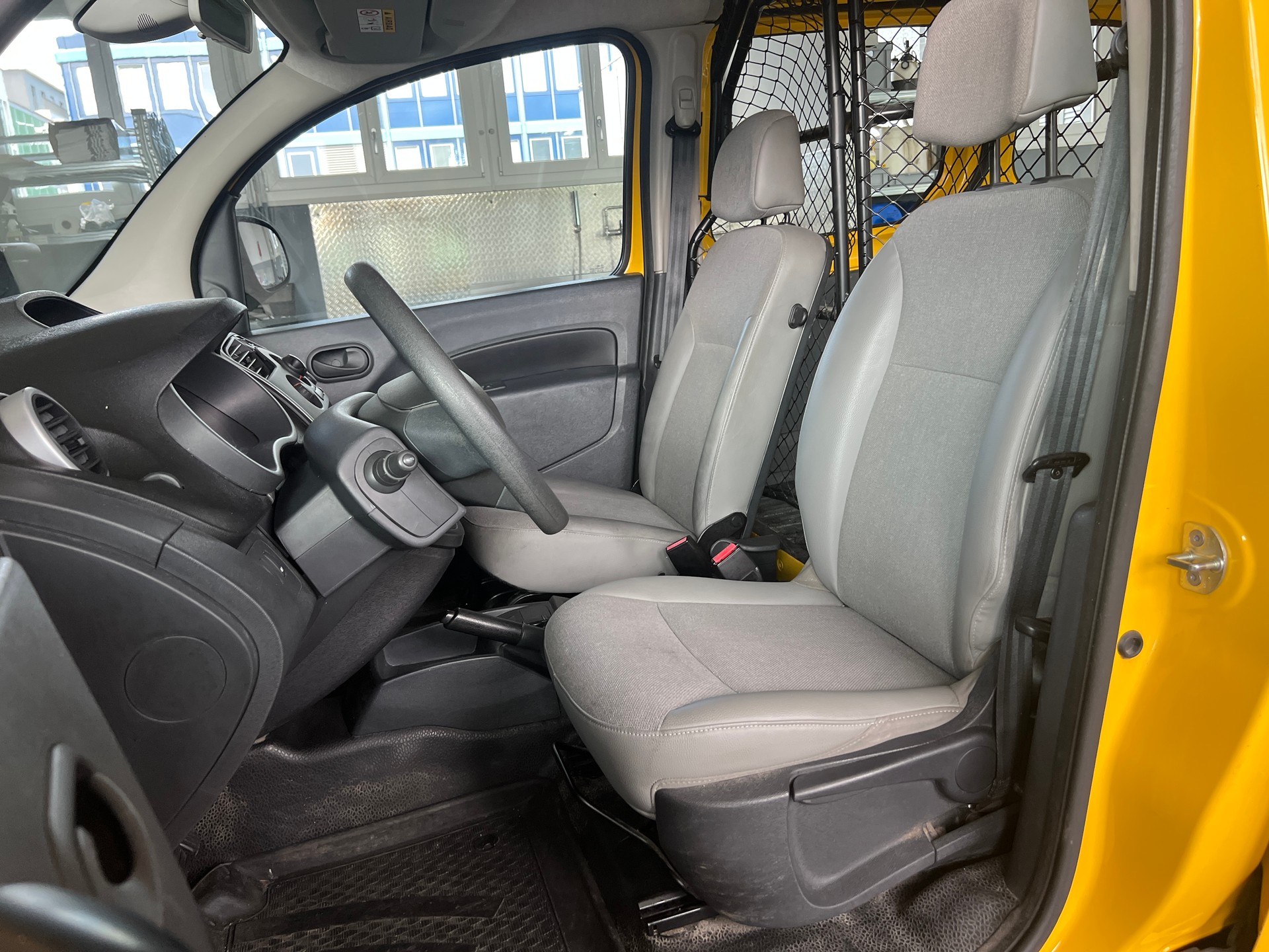 RENAULT Kangoo Medium TCe 115 Business A-image-8