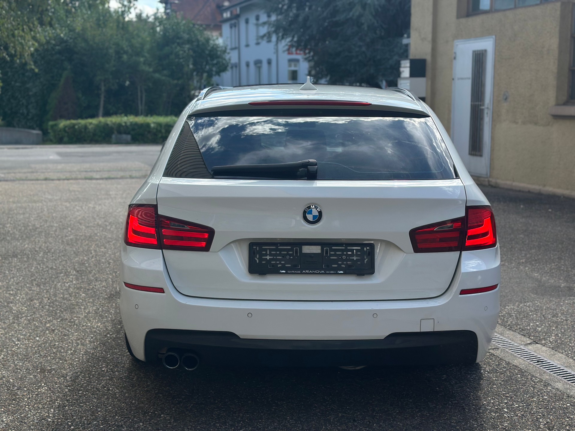 BMW 530d Touring Steptronic M Sport-image-5