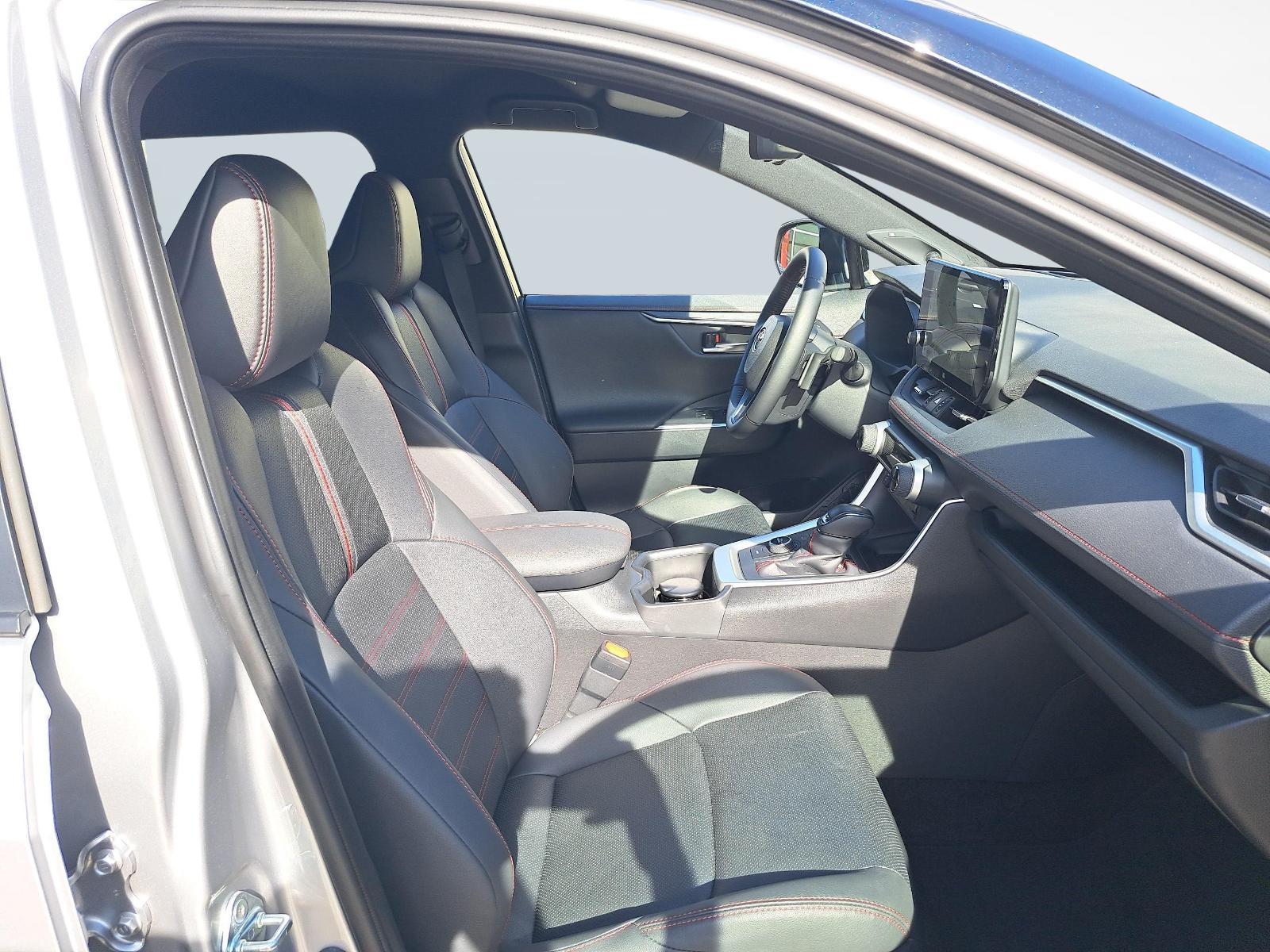 TOYOTA RAV4 2.5 Plug-In-Hybrid Platinum-image-9