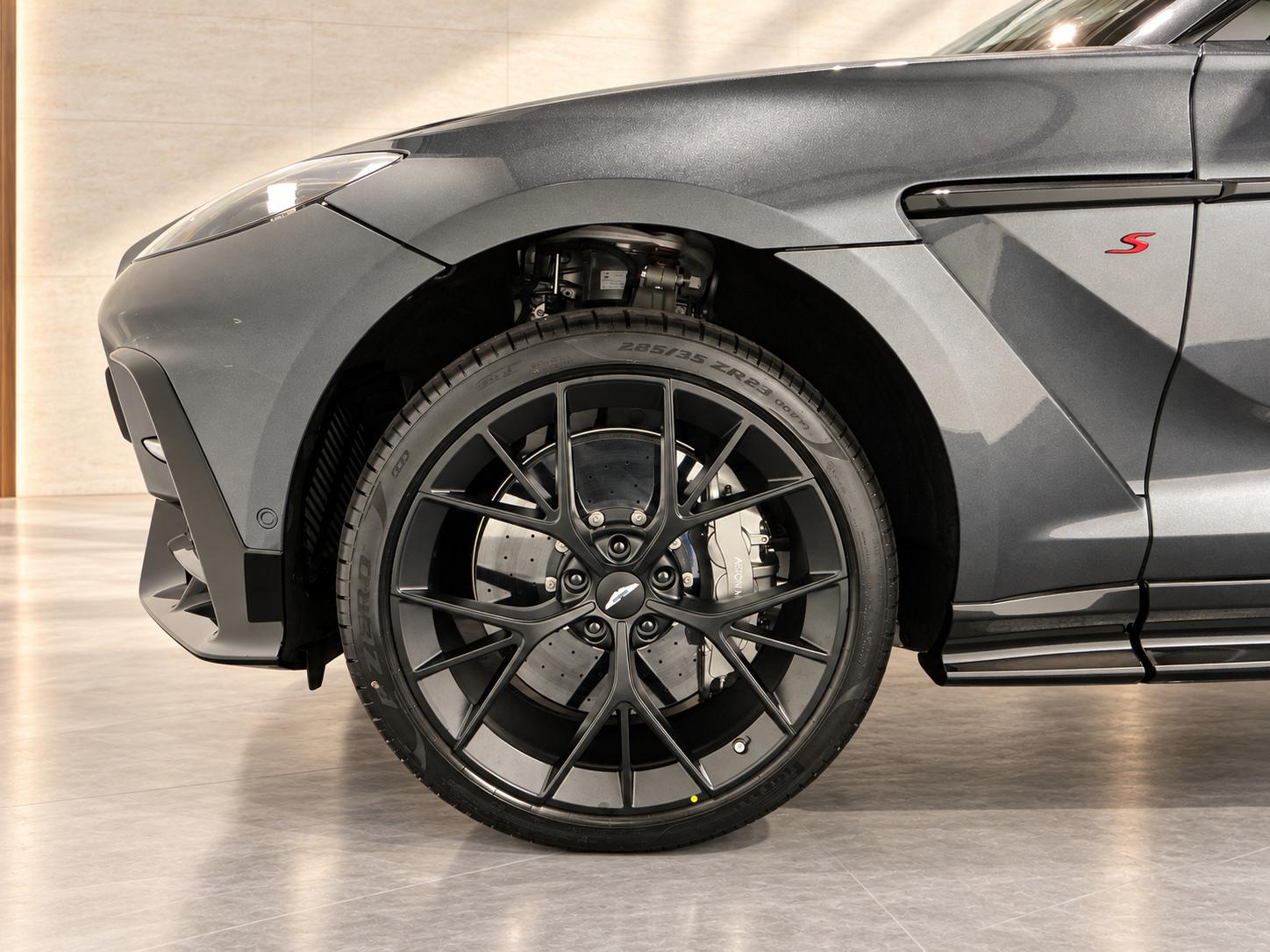 ASTON MARTIN DBX S 4.0 V8 Bi-Turbo-image-8