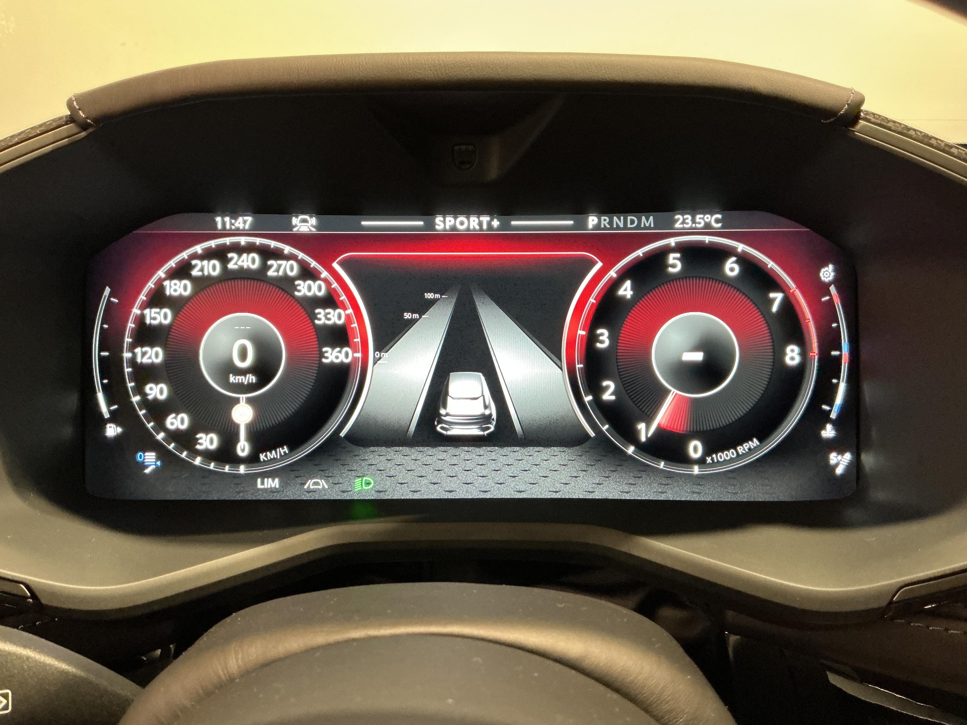 ASTON MARTIN DBX S 4.0 V8 Bi-Turbo-image-21