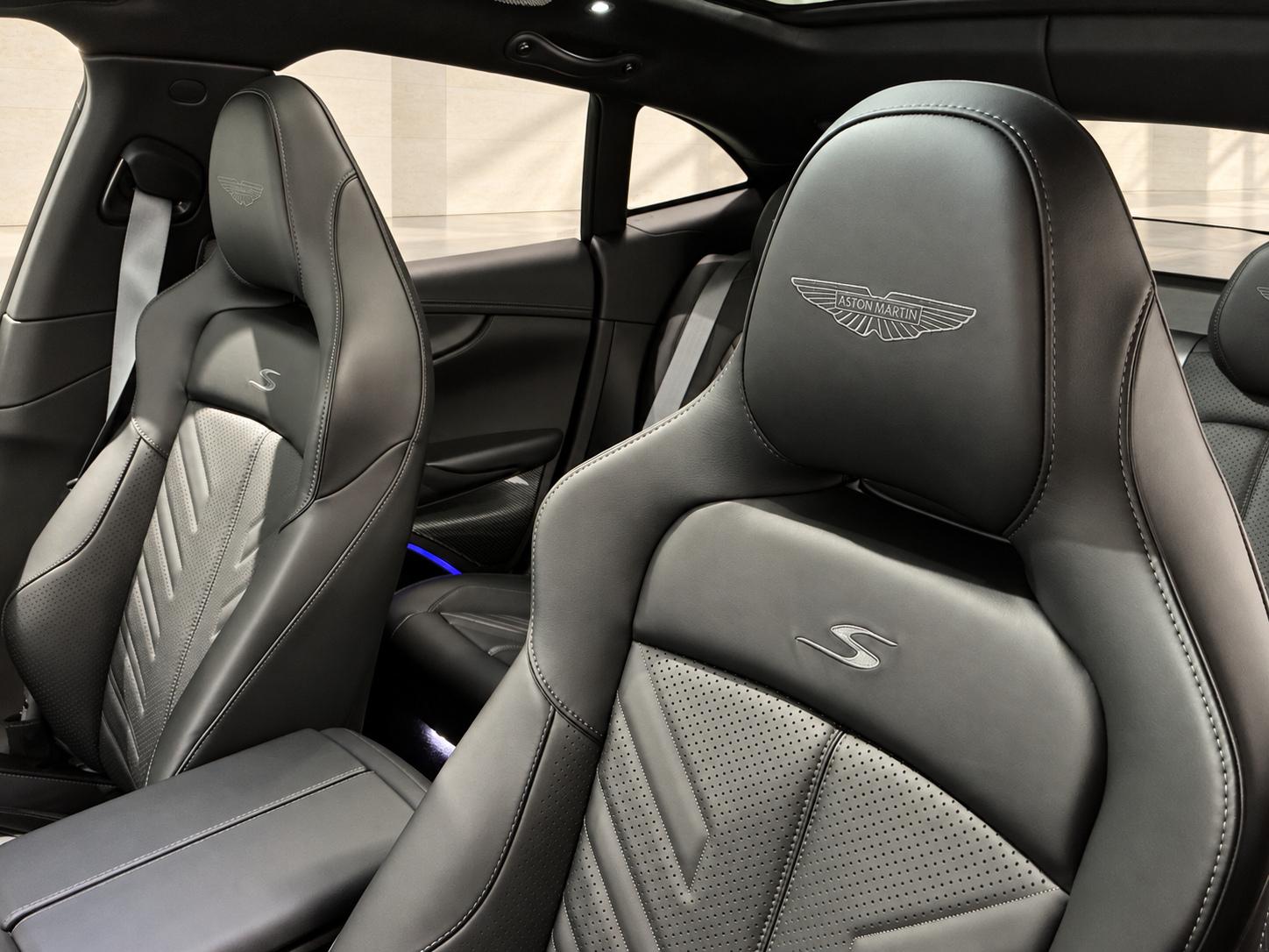 ASTON MARTIN DBX S 4.0 V8 Bi-Turbo-image-11