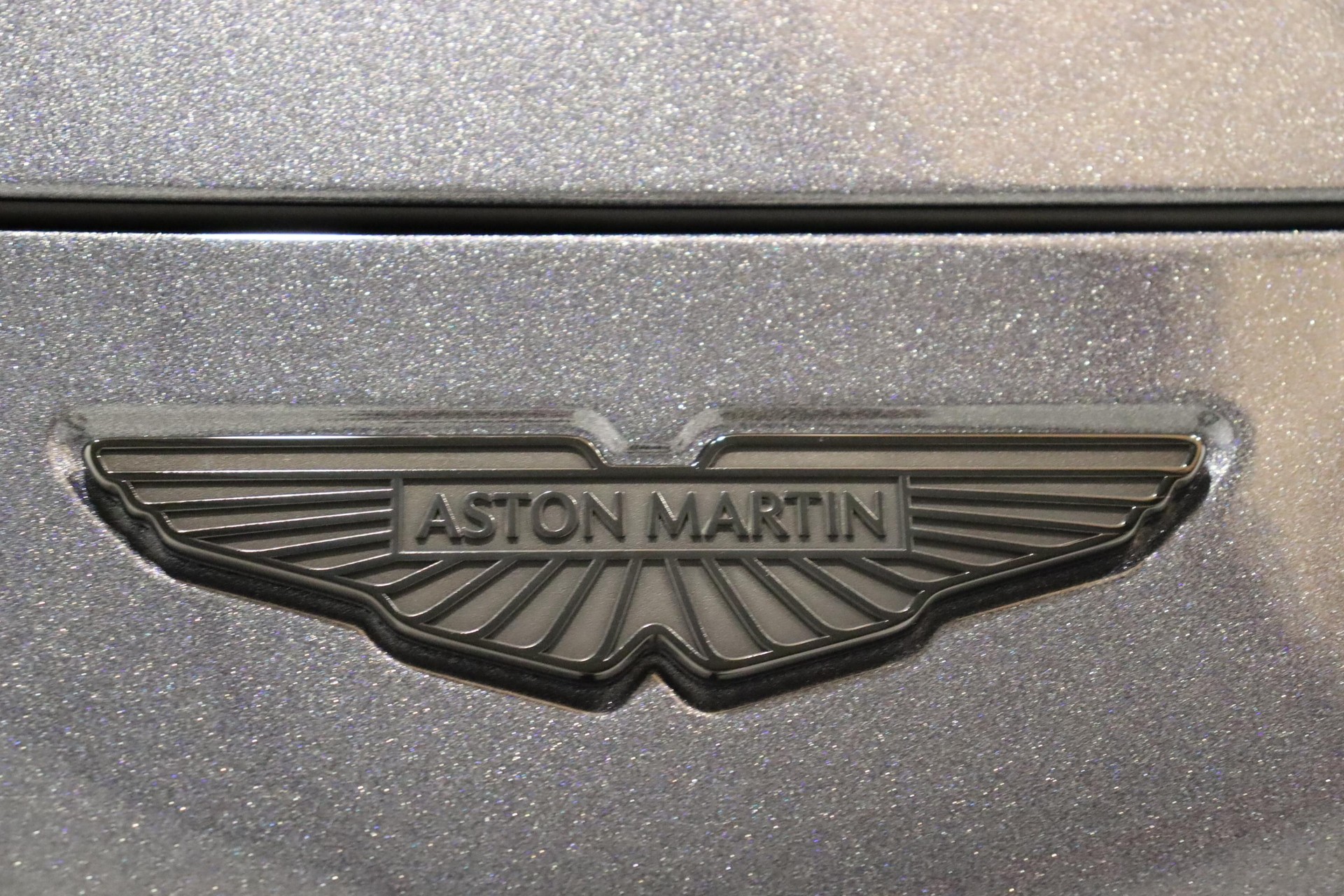 ASTON MARTIN DBX S 4.0 V8 Bi-Turbo-image-23