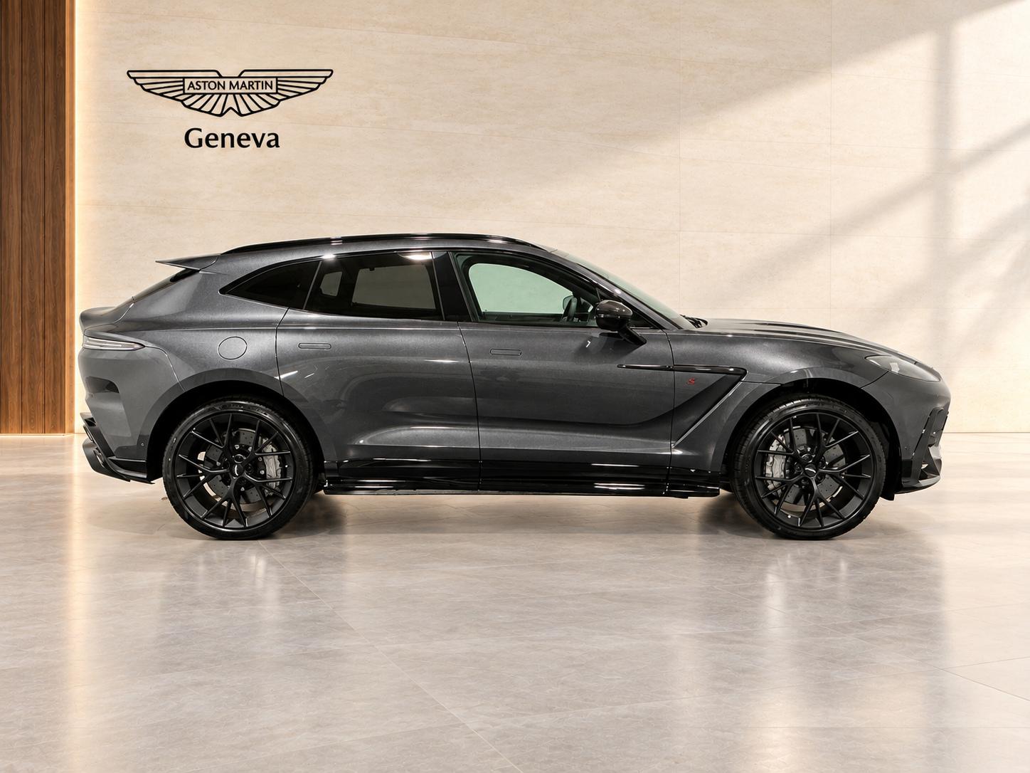 ASTON MARTIN DBX S 4.0 V8 Bi-Turbo-image-4