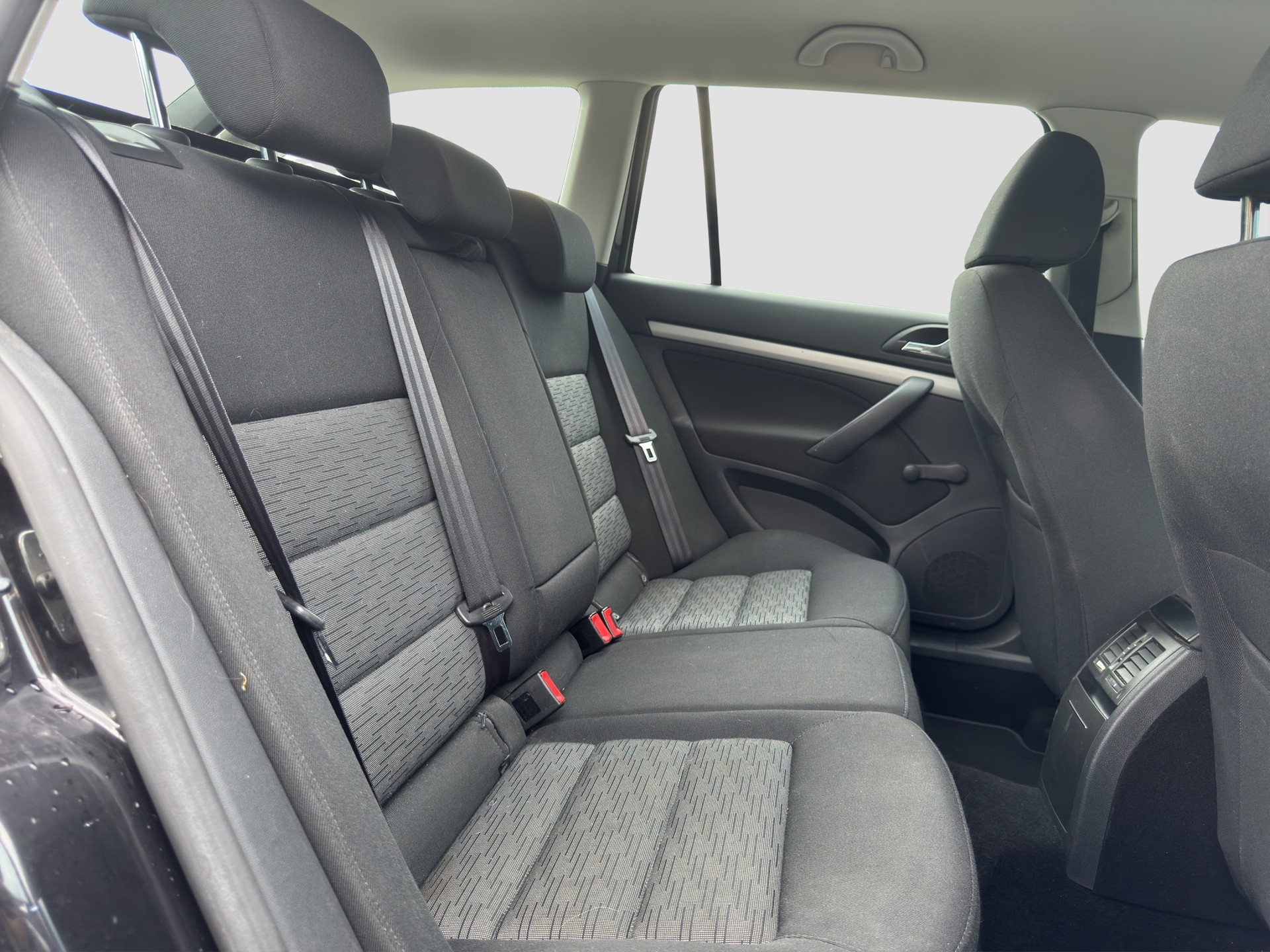 SKODA Octavia Combi 1.8 TSI Adventure 4x4-image-15