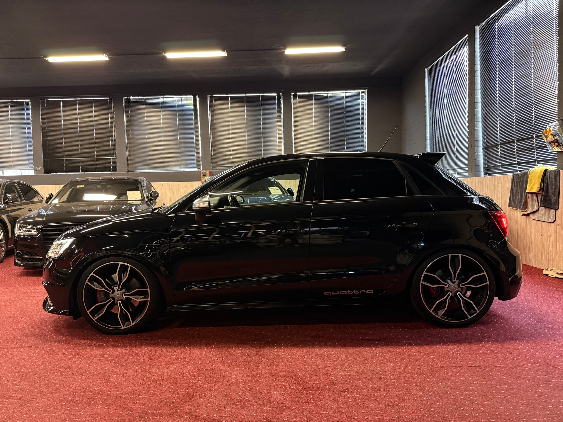AUDI S1 Sportback 2.0 TFSI Sport quattro-image-8