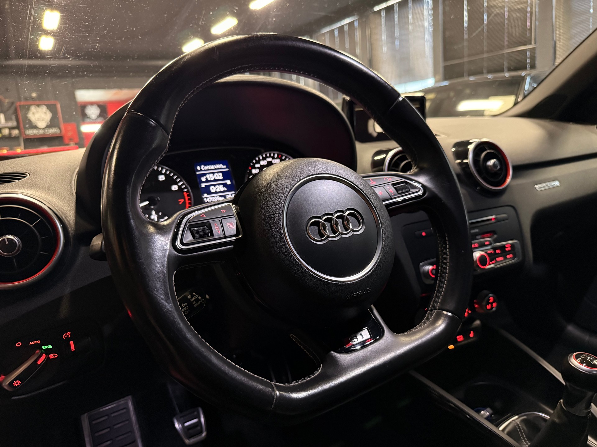 AUDI S1 Sportback 2.0 TFSI Sport quattro-image-13