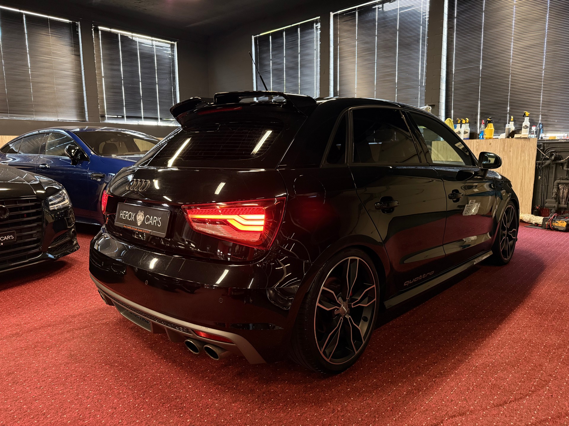 AUDI S1 Sportback 2.0 TFSI Sport quattro-image-5