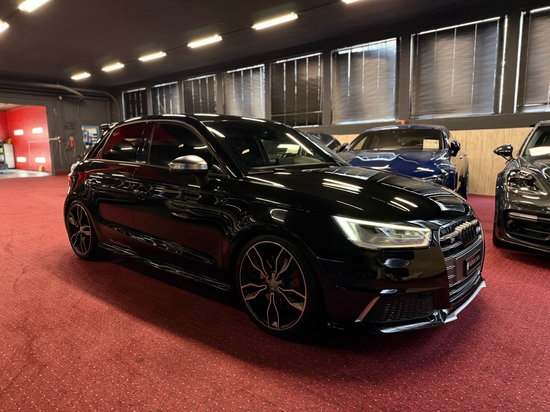 AUDI S1 Sportback 2.0 TFSI Sport quattro-showroom-element-3