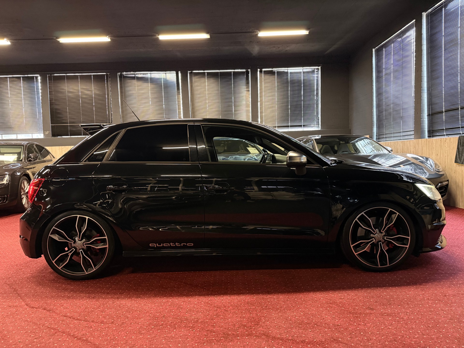 AUDI S1 Sportback 2.0 TFSI Sport quattro-image-4