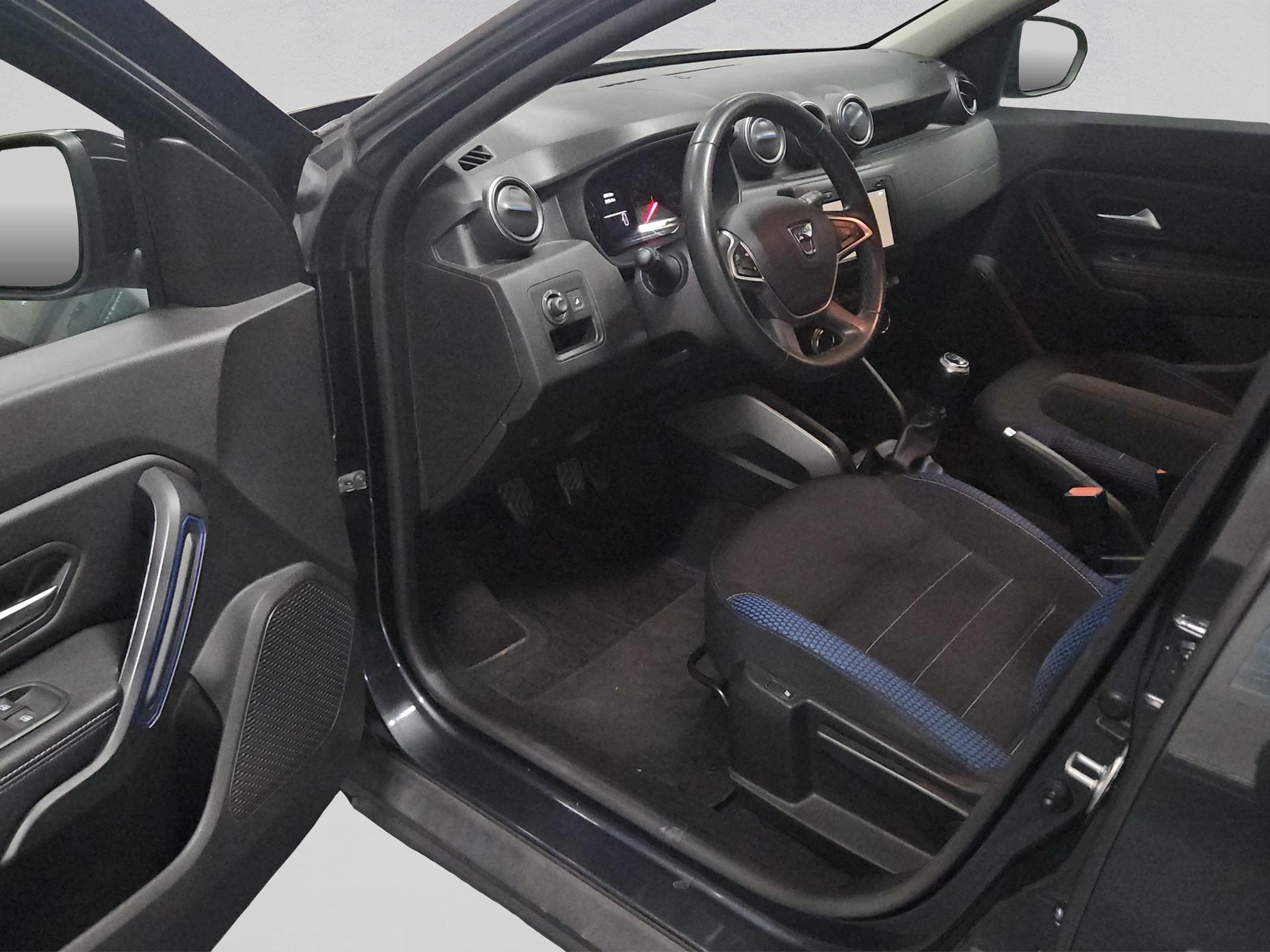 DACIA Duster TCe 150 Celebration 4x4-image-23