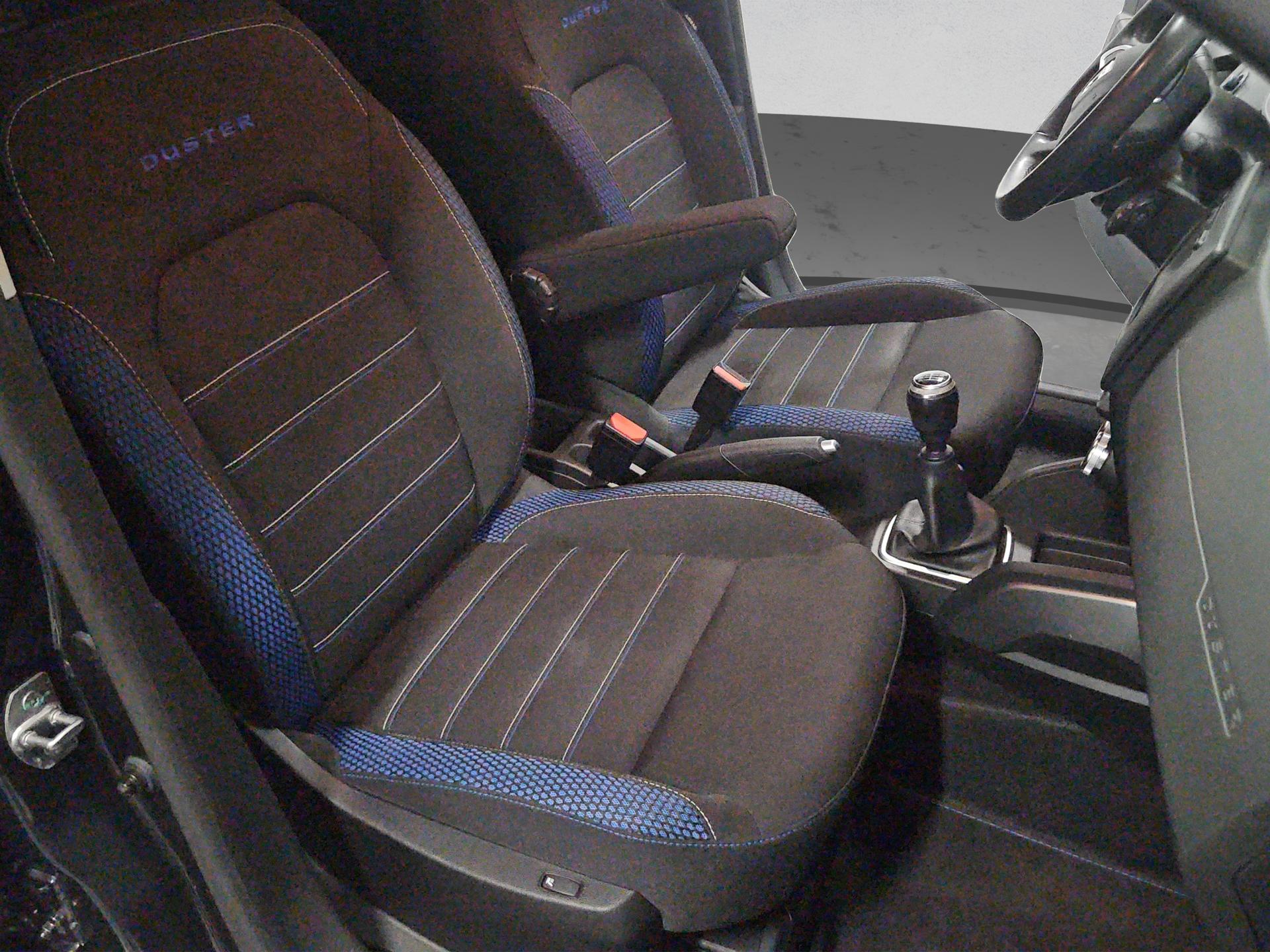 DACIA Duster TCe 150 Celebration 4x4-image-16