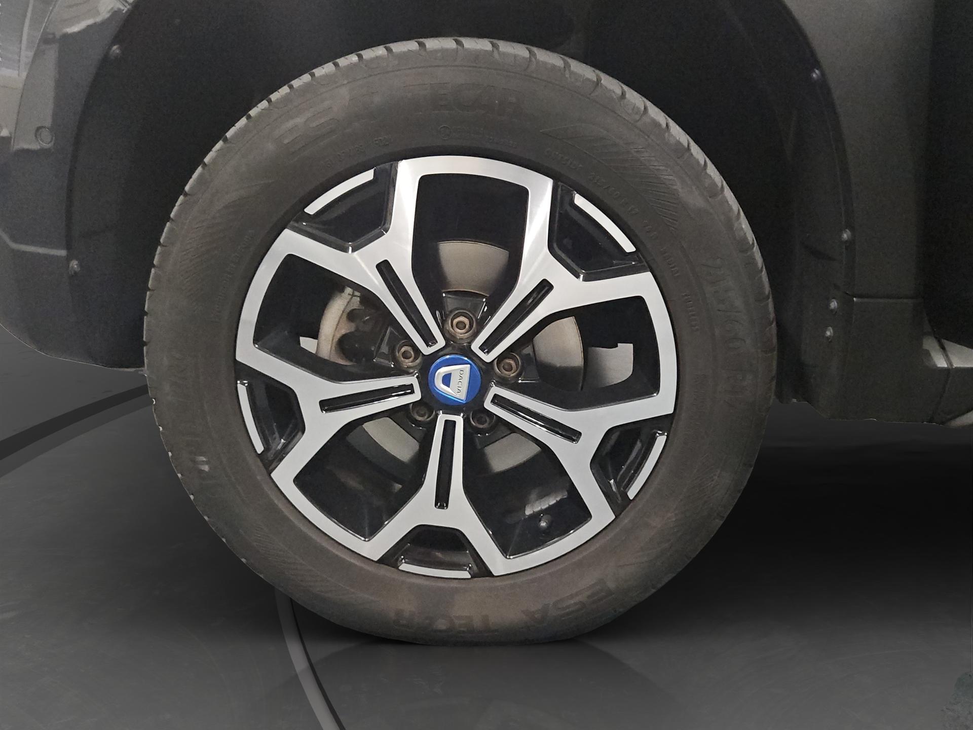 DACIA Duster TCe 150 Celebration 4x4-image-24
