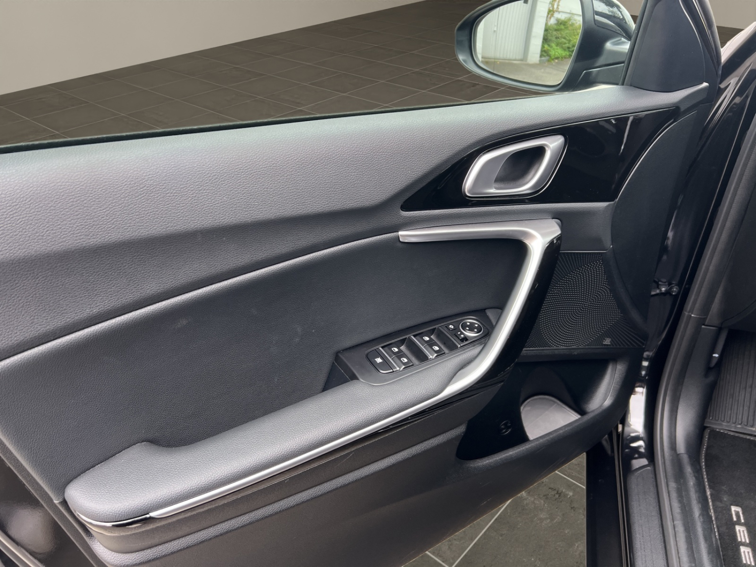 KIA Ceed SW 1.5 T-GDi MHEV Power-image-13