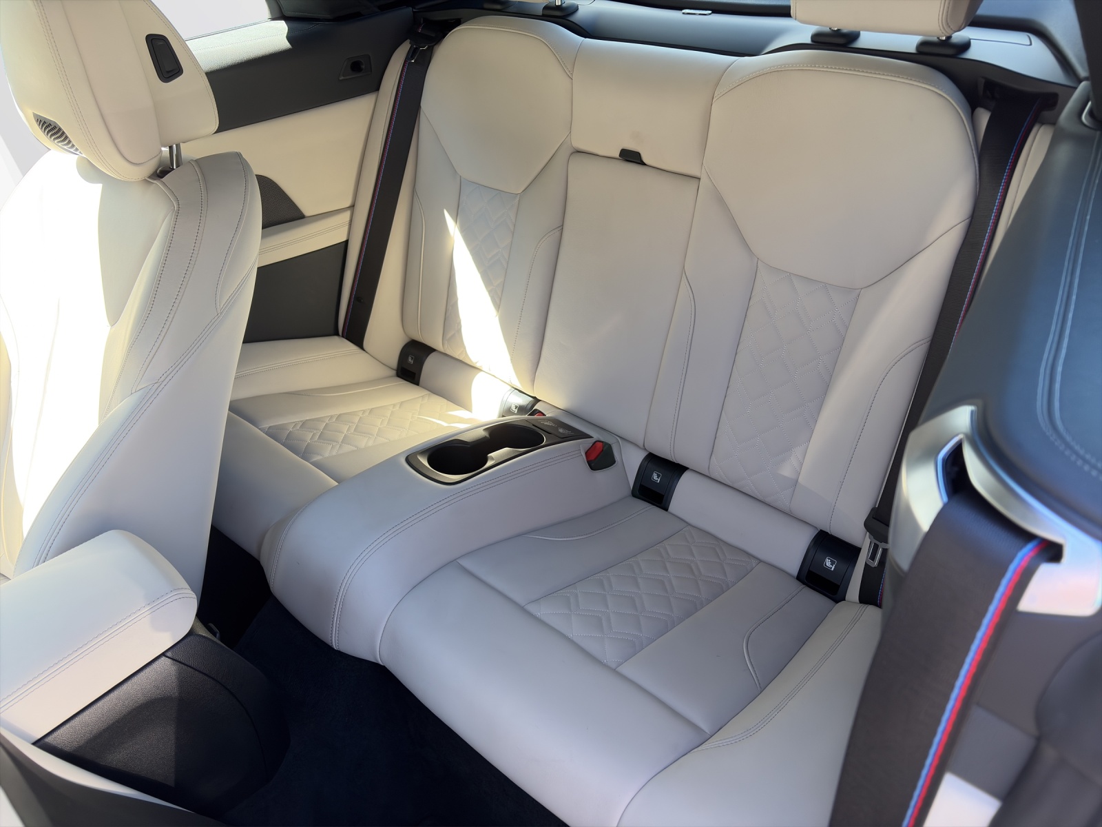 BMW M440i xDrive Cabrio-image-17