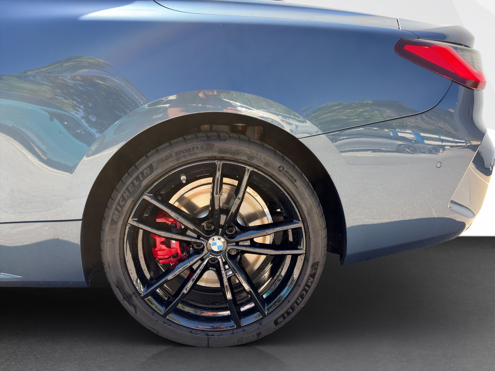 BMW M440i xDrive Cabrio-image-21