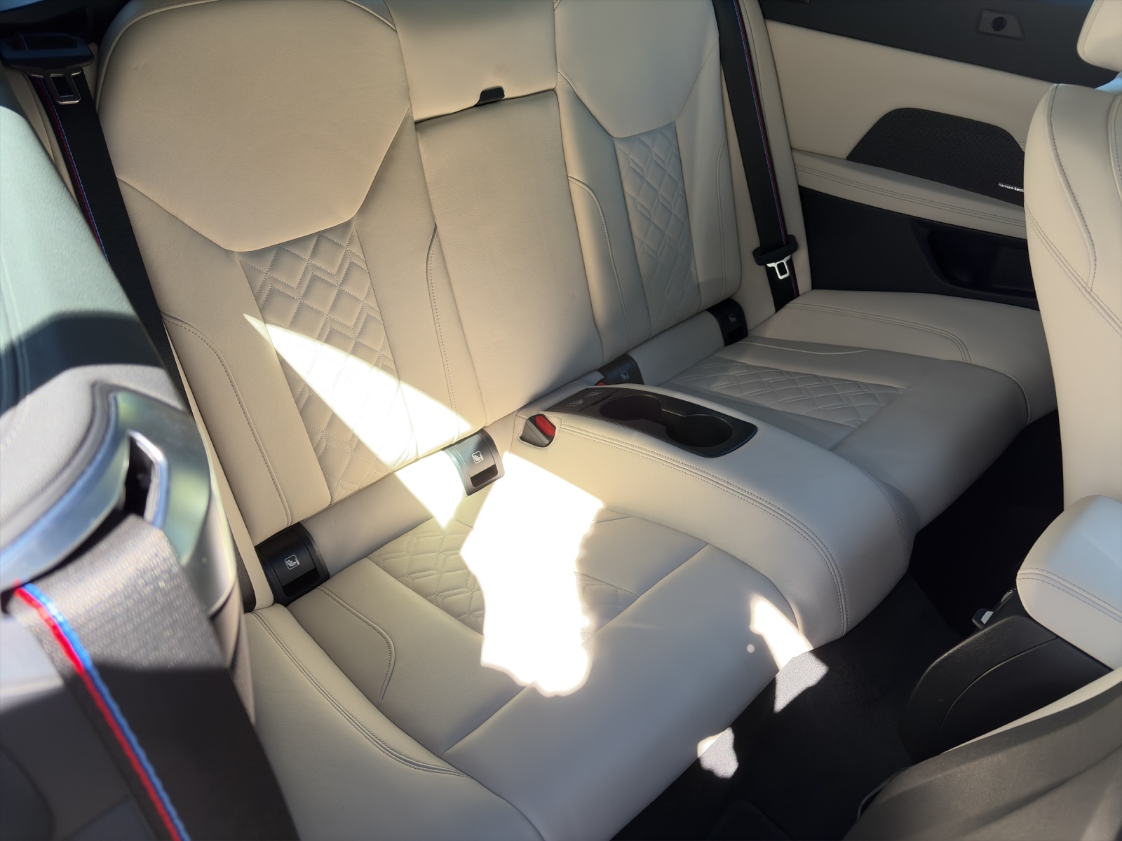 BMW M440i xDrive Cabrio-image-19