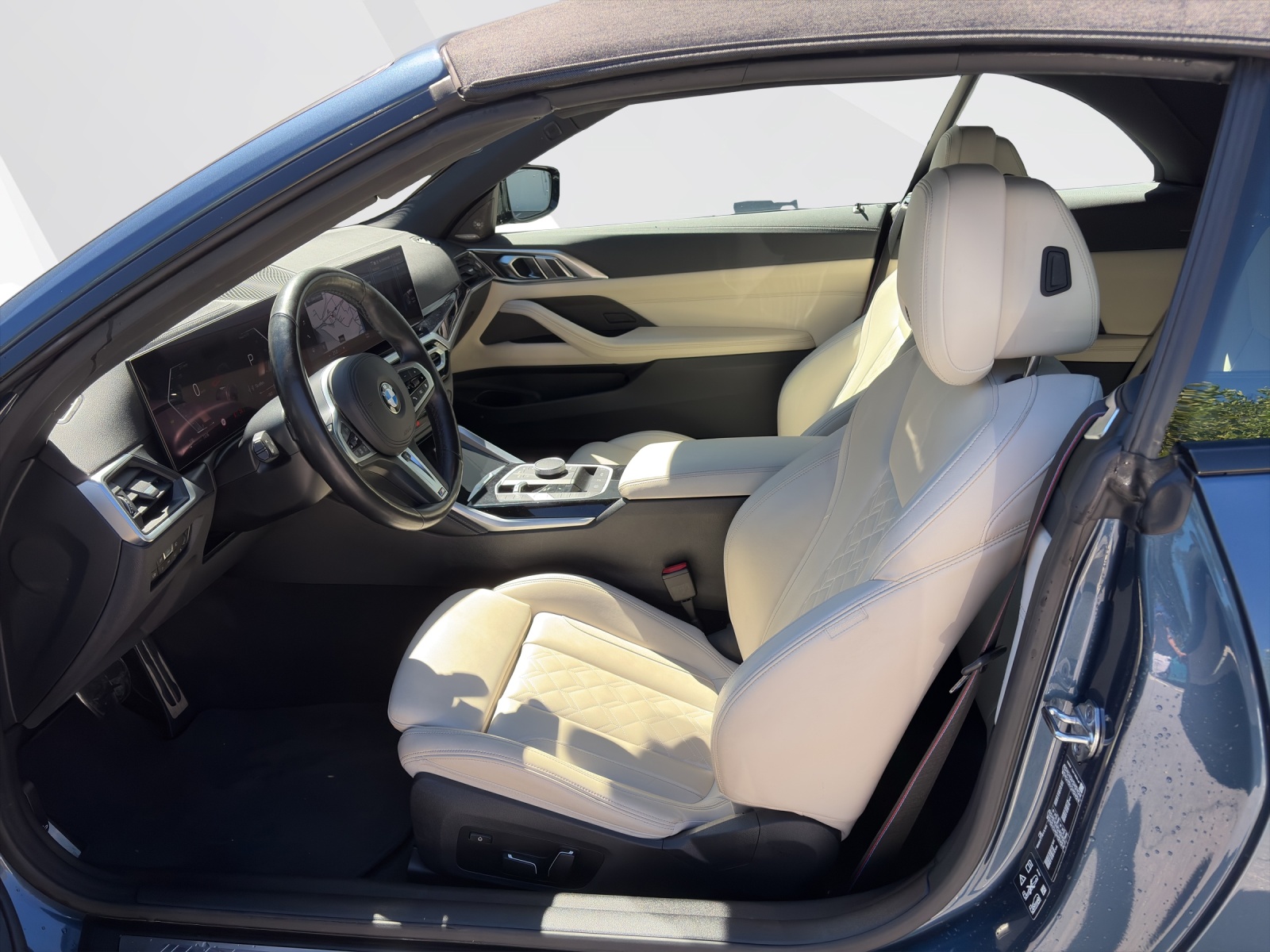 BMW M440i xDrive Cabrio-image-9