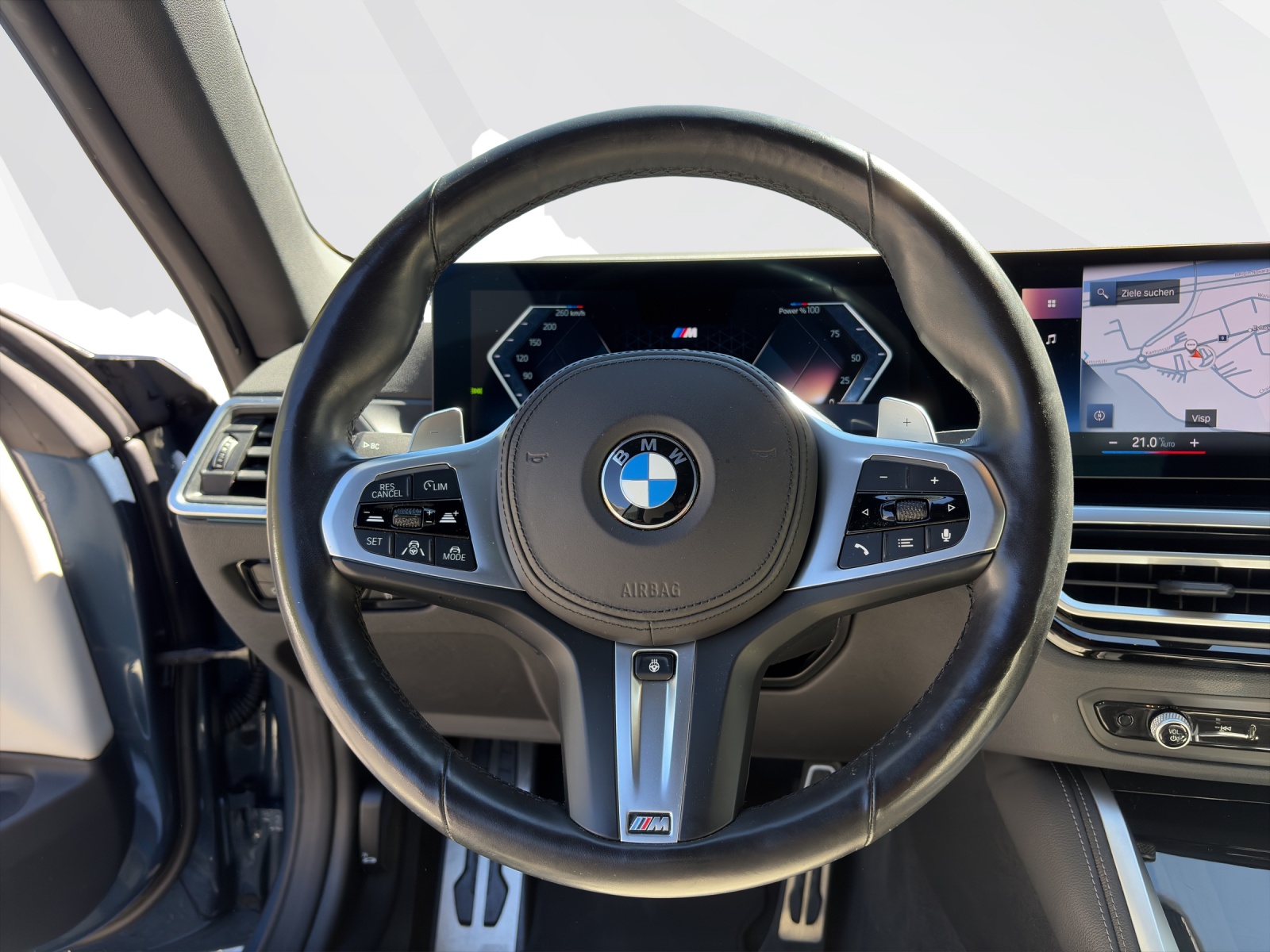 BMW M440i xDrive Cabrio-image-11