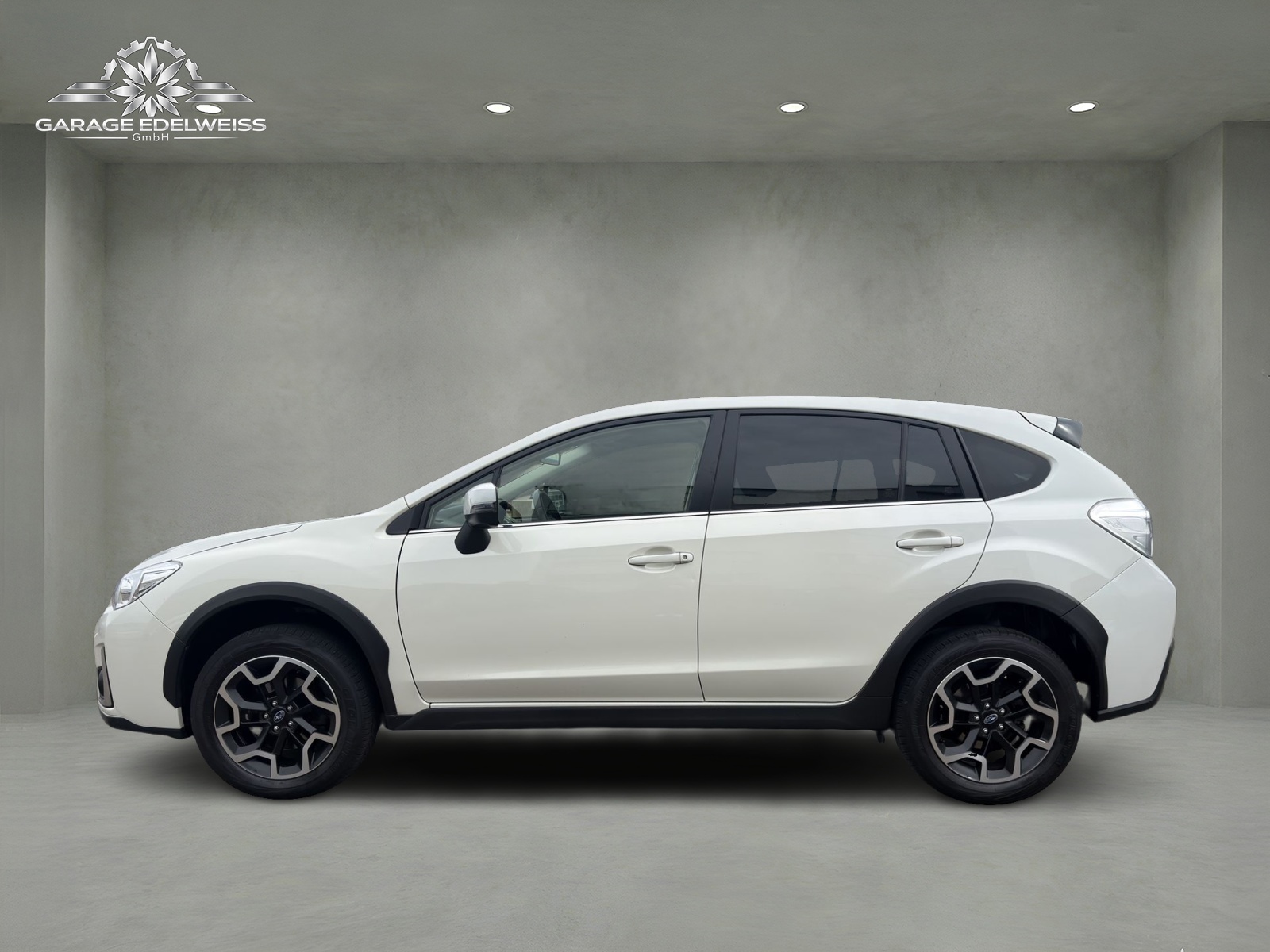 SUBARU XV 2.0 Swiss Three AWD CVT-showroom-element-1