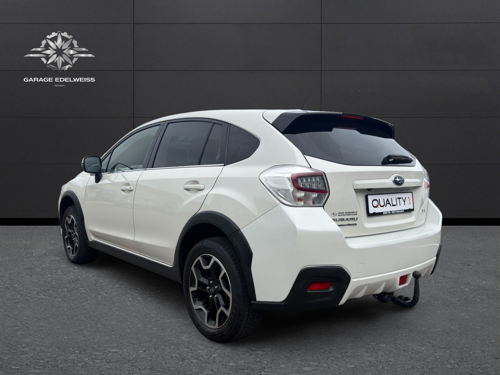SUBARU XV 2.0 Swiss Three AWD CVT-showroom-element-2