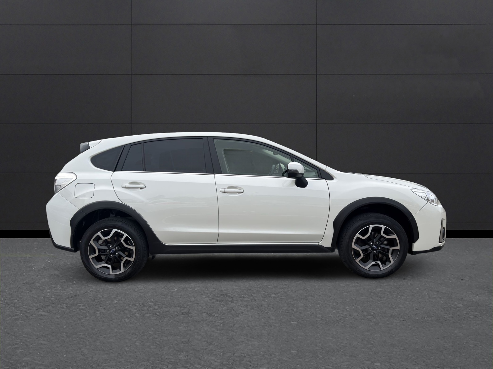 SUBARU XV 2.0 Swiss Three AWD CVT-image-5