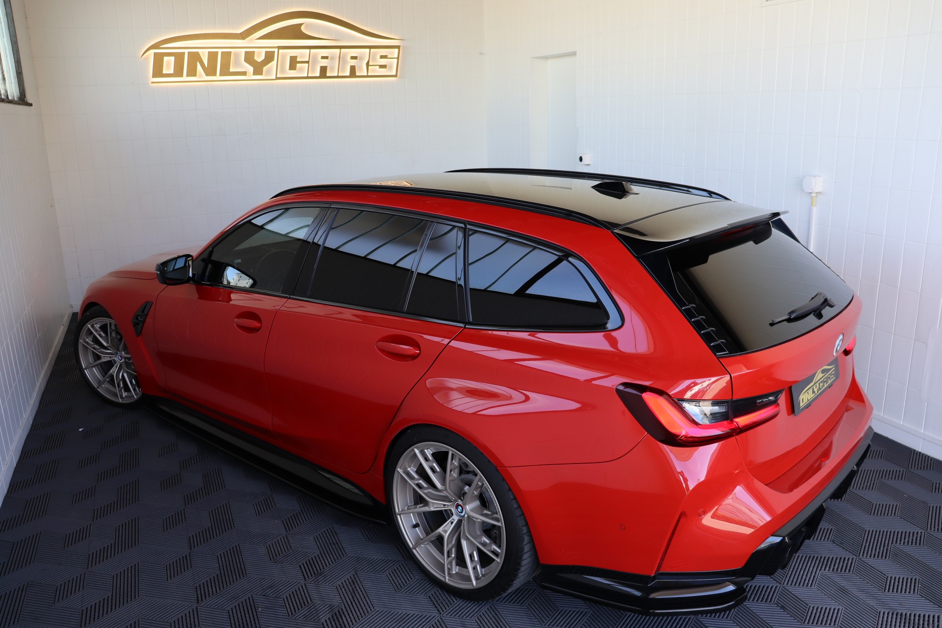 BMW M3 TOURING XDRIVE COMPETITION M * ADRO-FRONT * M-PERFORMANCE " REMUS * SCHALENSITZ *-image-7