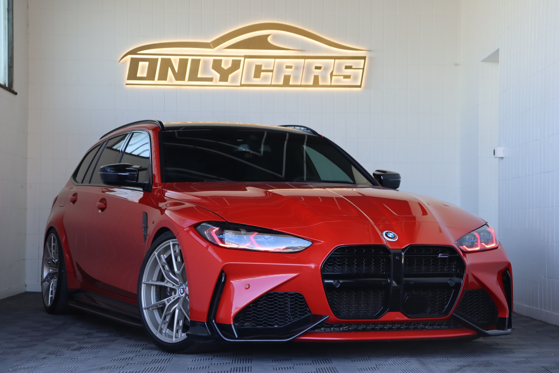 BMW M3 TOURING XDRIVE COMPETITION M * ADRO-FRONT * M-PERFORMANCE " REMUS * SCHALENSITZ *-image-0