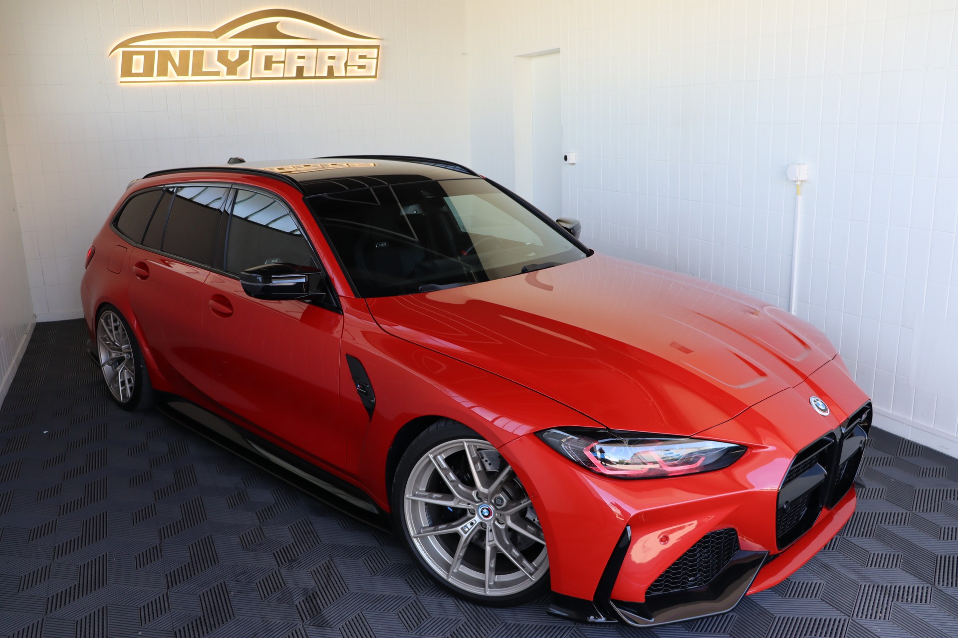 BMW M3 TOURING XDRIVE COMPETITION M * ADRO-FRONT * M-PERFORMANCE " REMUS * SCHALENSITZ *-image-3