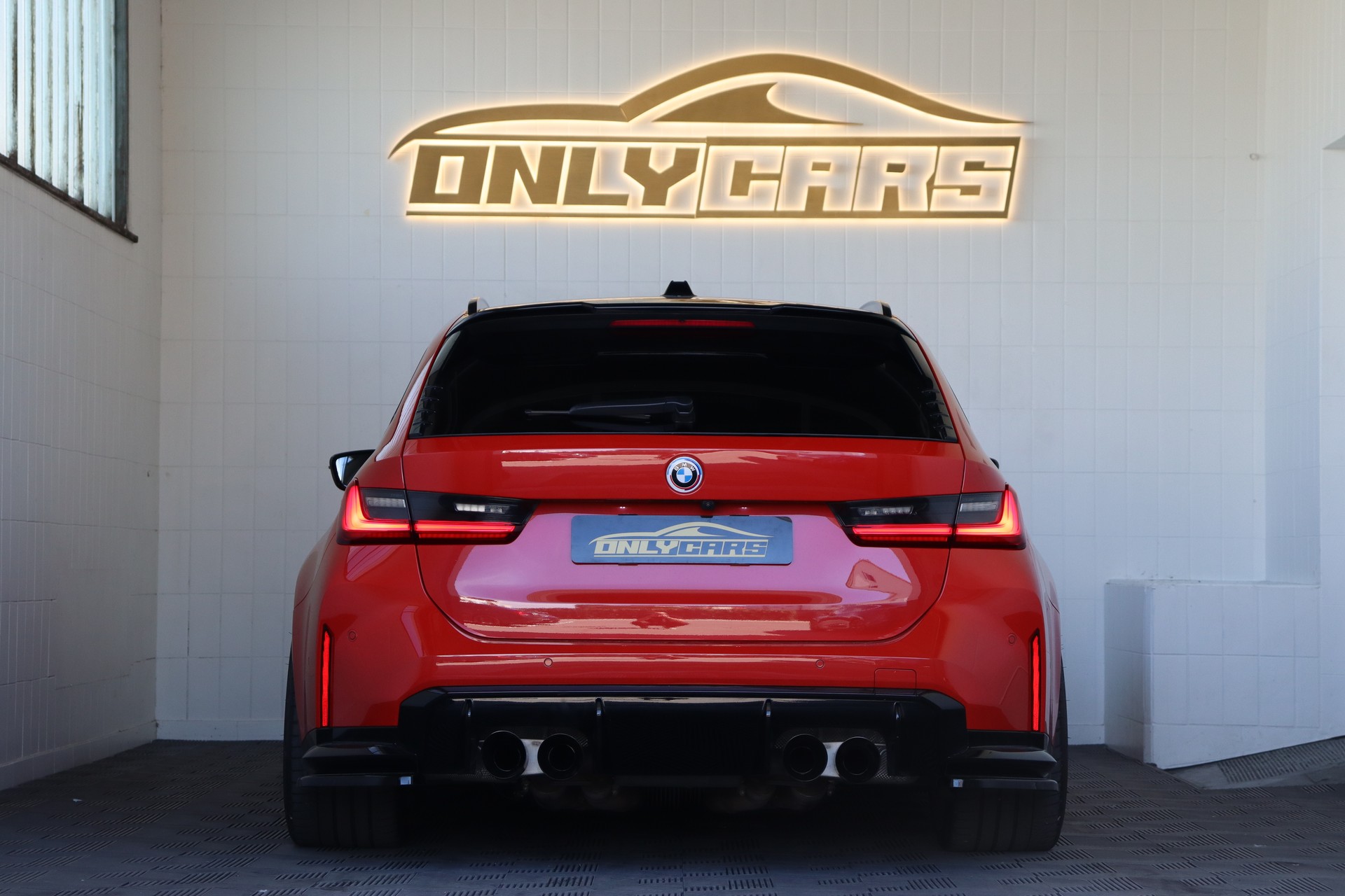 BMW M3 TOURING XDRIVE COMPETITION M * ADRO-FRONT * M-PERFORMANCE " REMUS * SCHALENSITZ *-image-10