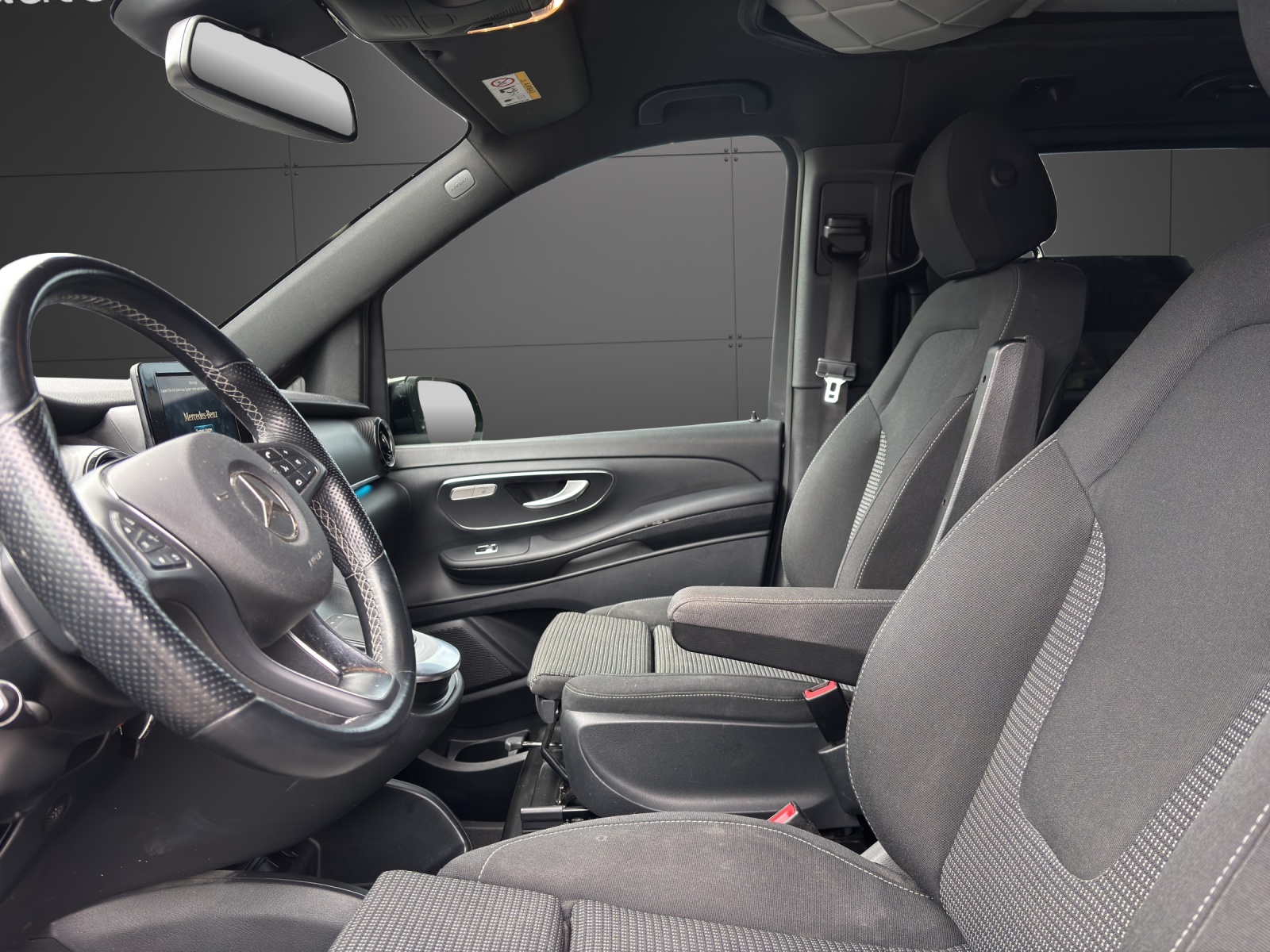 MERCEDES-BENZ V 300 d lang 4Matic 9G-Tronic-image-2