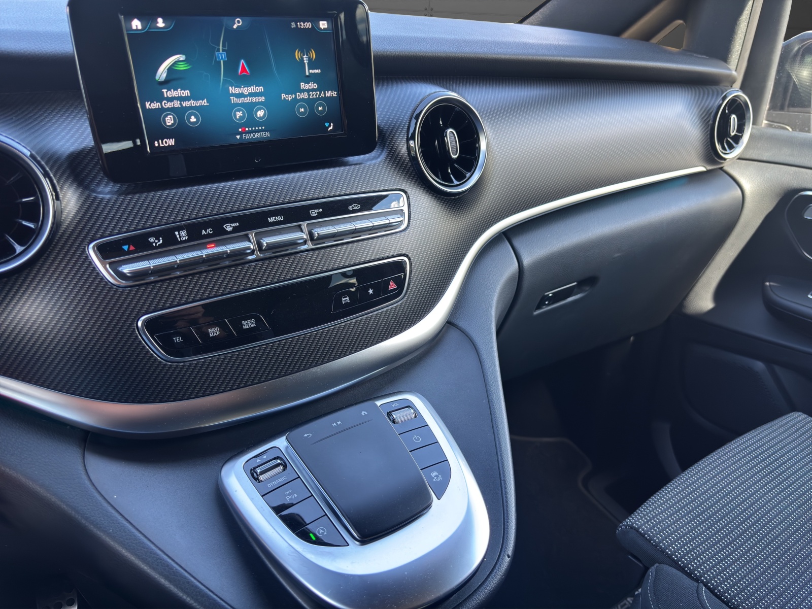 MERCEDES-BENZ V 300 d lang 4Matic 9G-Tronic-image-9