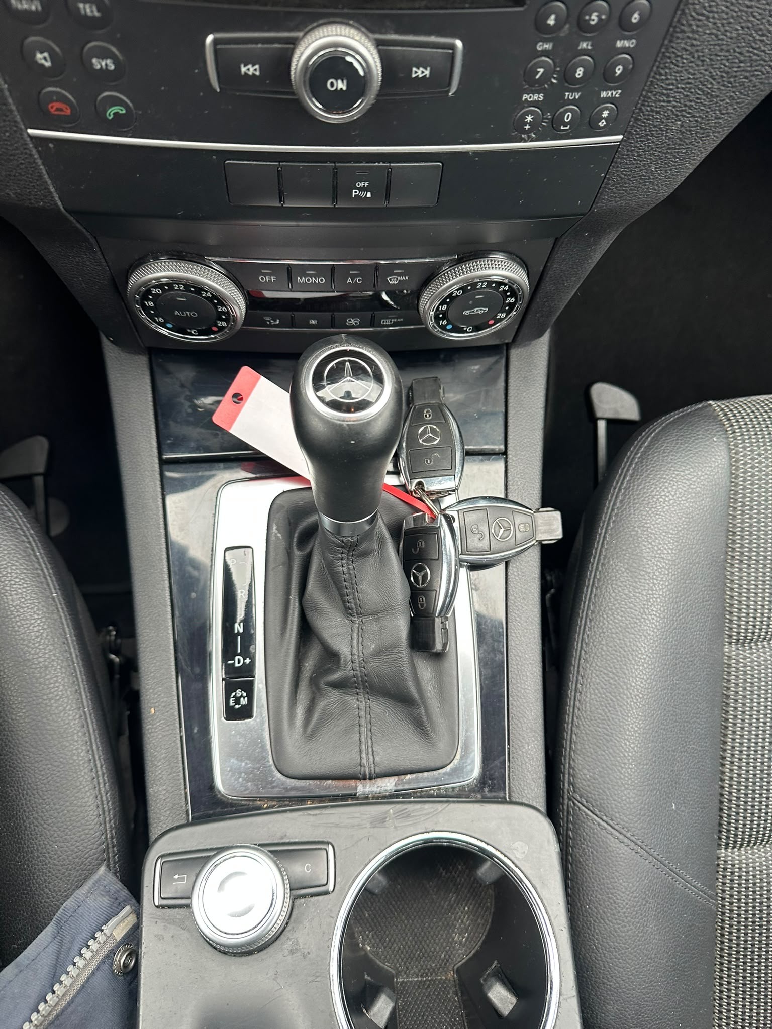 MERCEDES-BENZ GLK 220 CDI BlueEfficiency 4Matic 7G-Tronic-image-17
