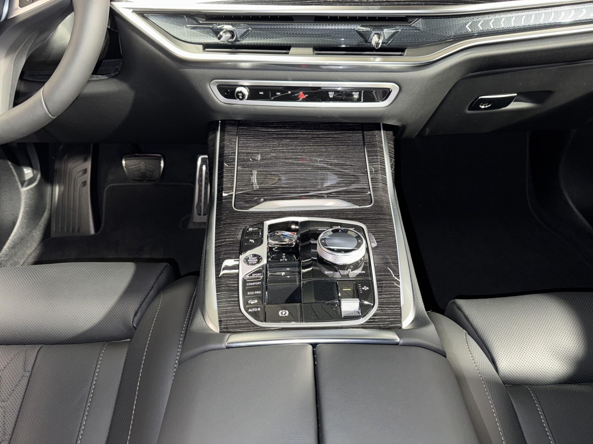BMW X7 40d xDrive SAG-image-16