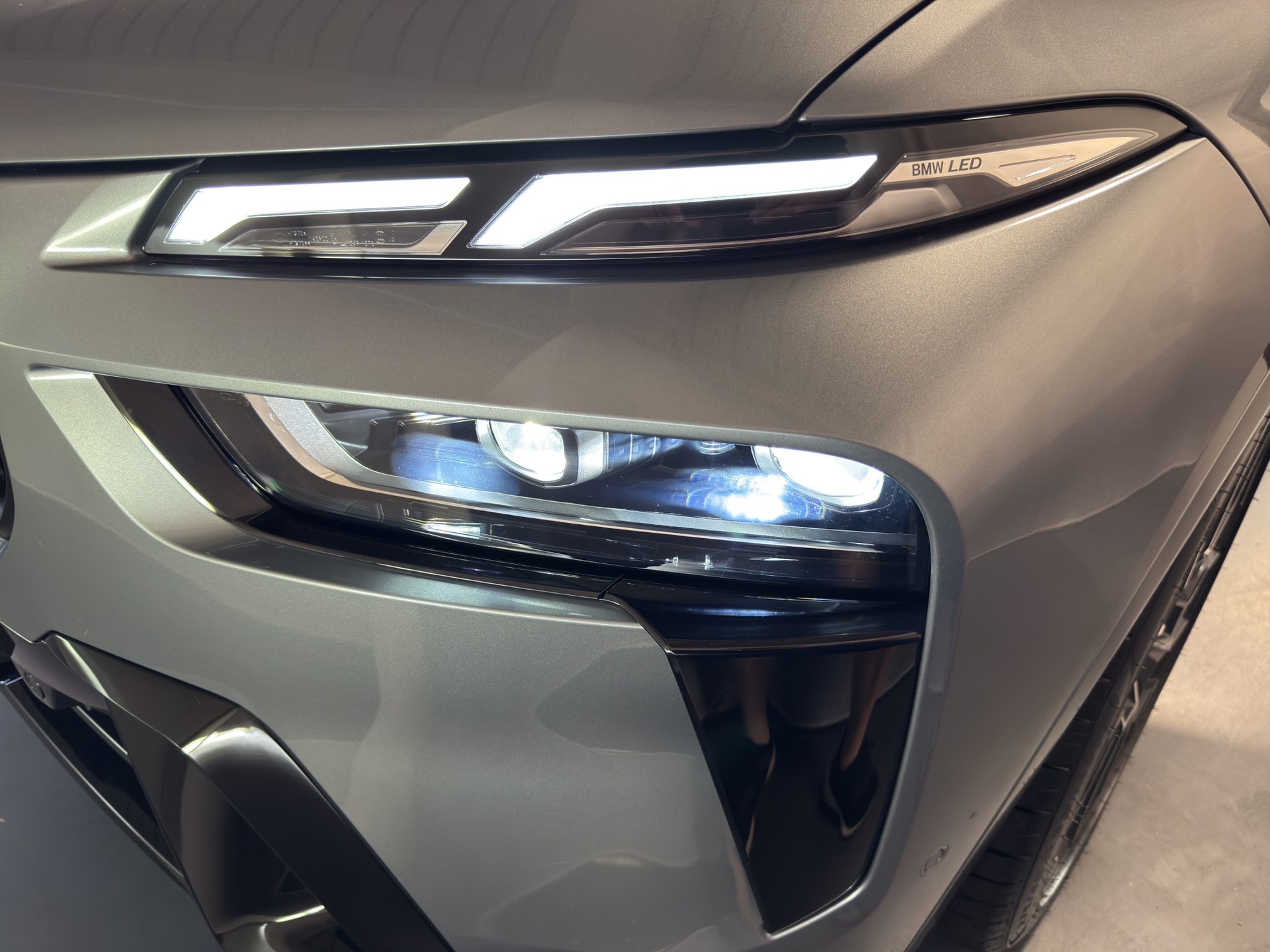 BMW X7 40d xDrive SAG-image-6