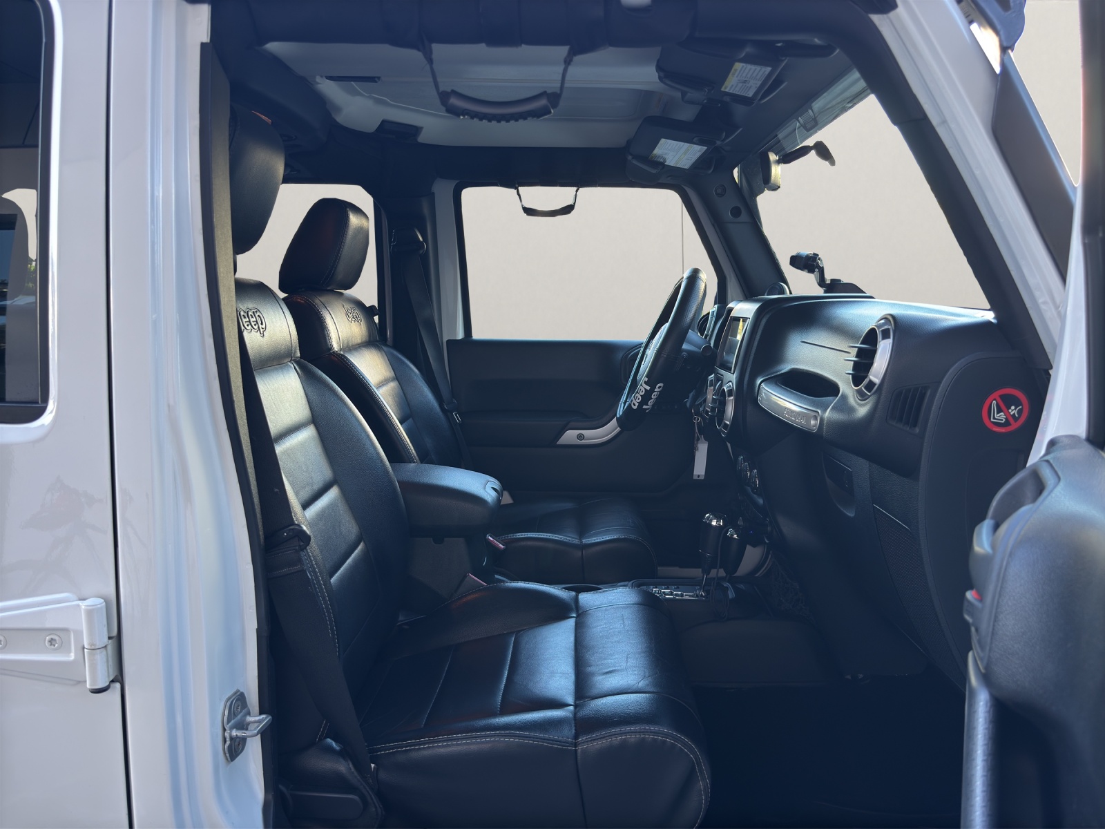 JEEP Wrangler 2.8CRD Unlimited Sahara Automatic-image-11