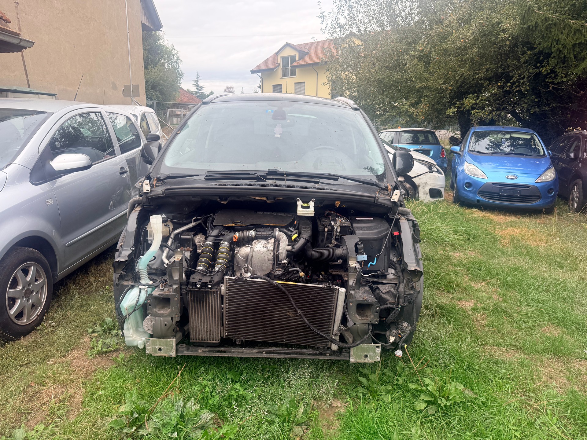 PEUGEOT 5008 1.6 BlueHDi Allure Tiptronic-image-2
