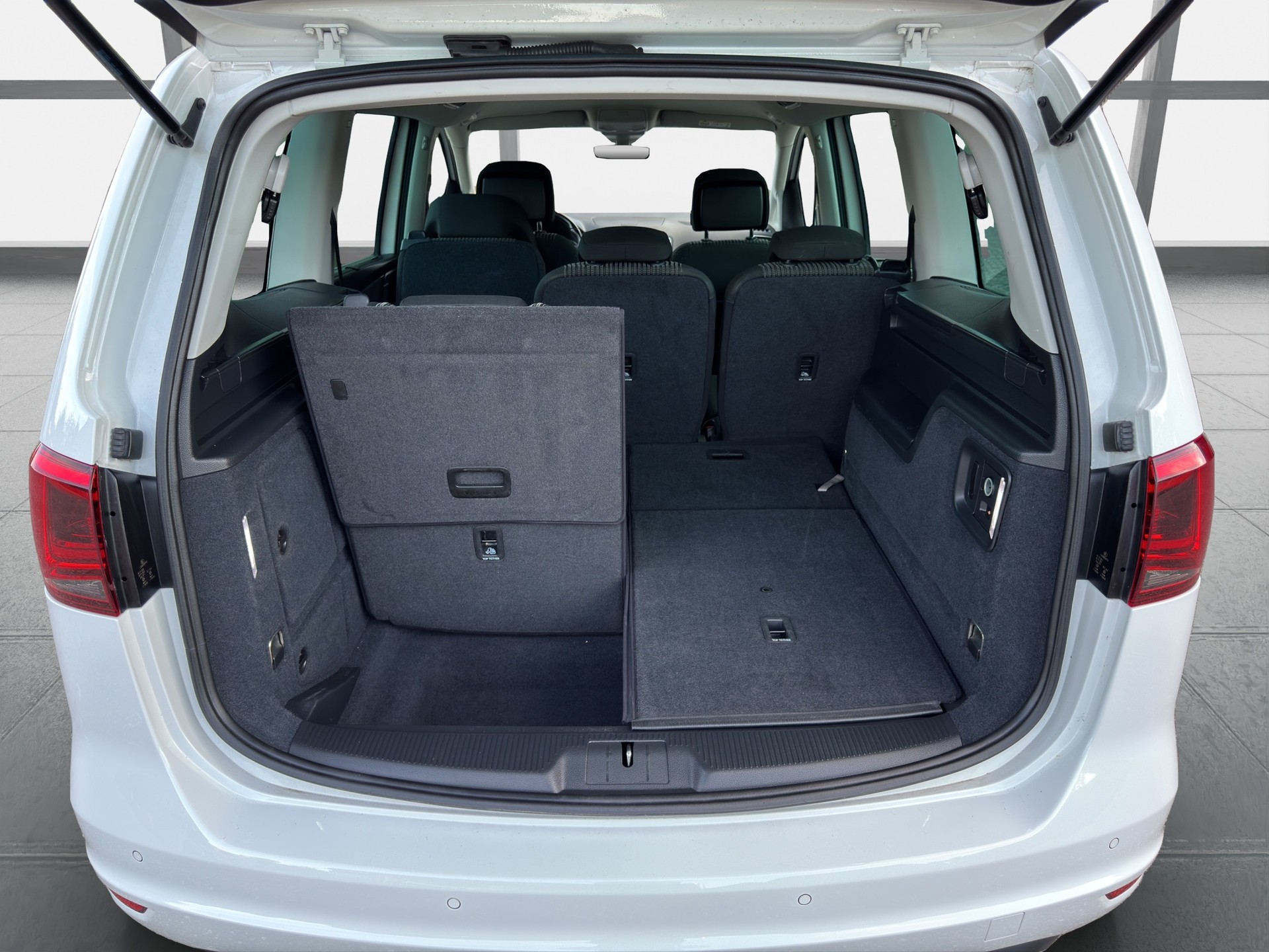 SEAT Alhambra 2.0 TDI 4Drive Style-image-15