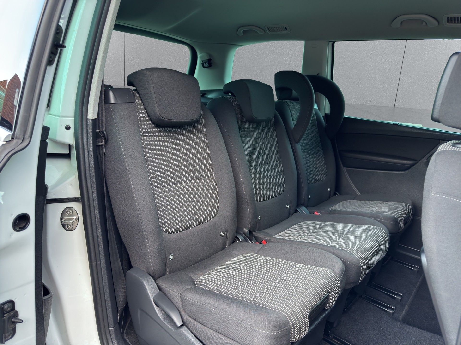 SEAT Alhambra 2.0 TDI 4Drive Style-image-11