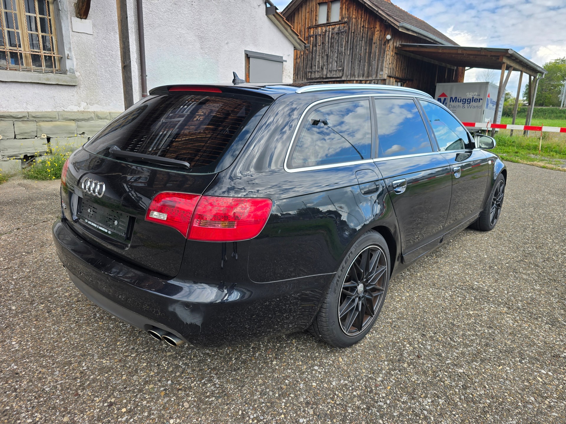 AUDI S6 Avant 5.2 V10 quattro tiptronic-image-2