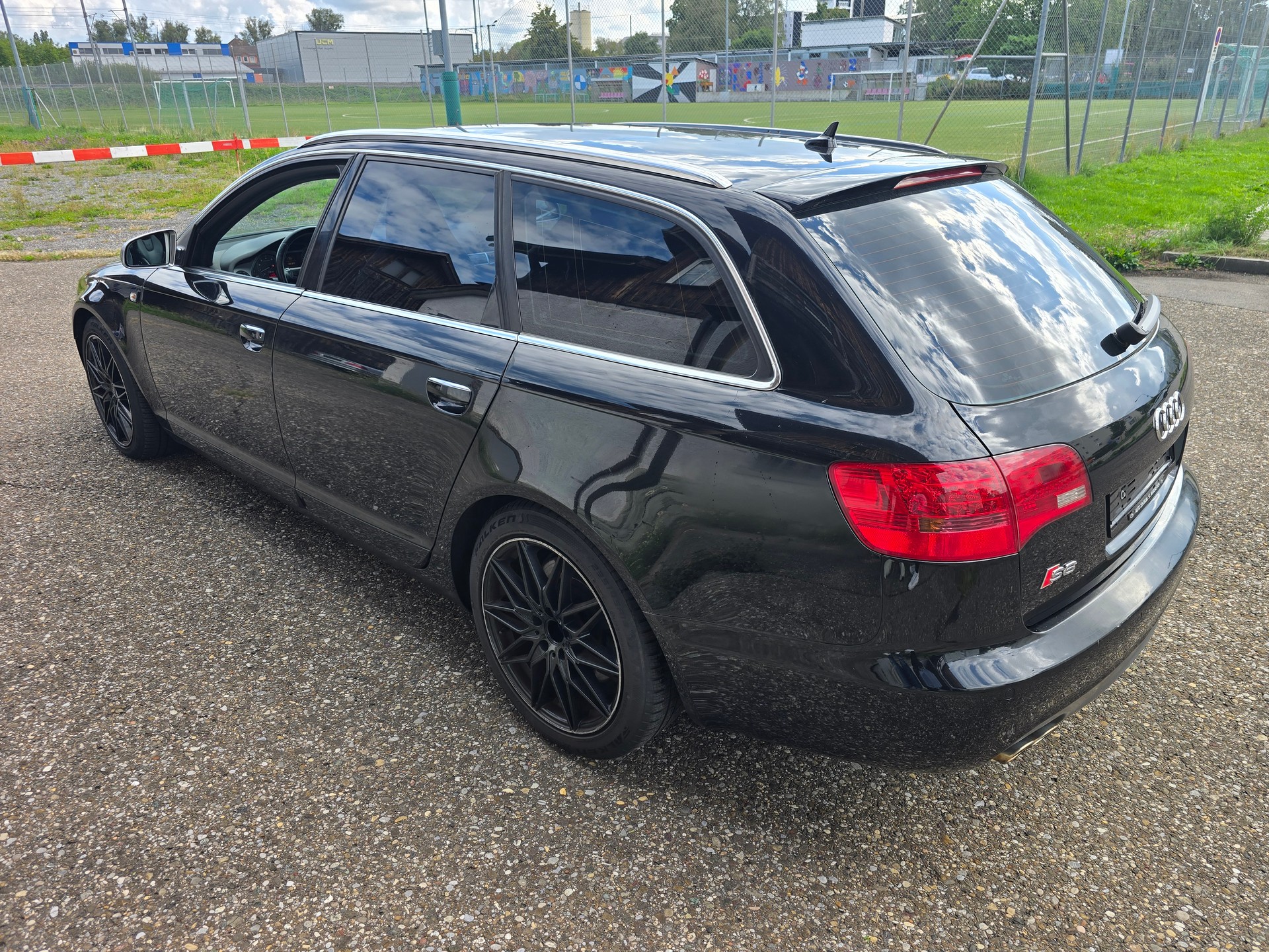AUDI S6 Avant 5.2 V10 quattro tiptronic-image-8