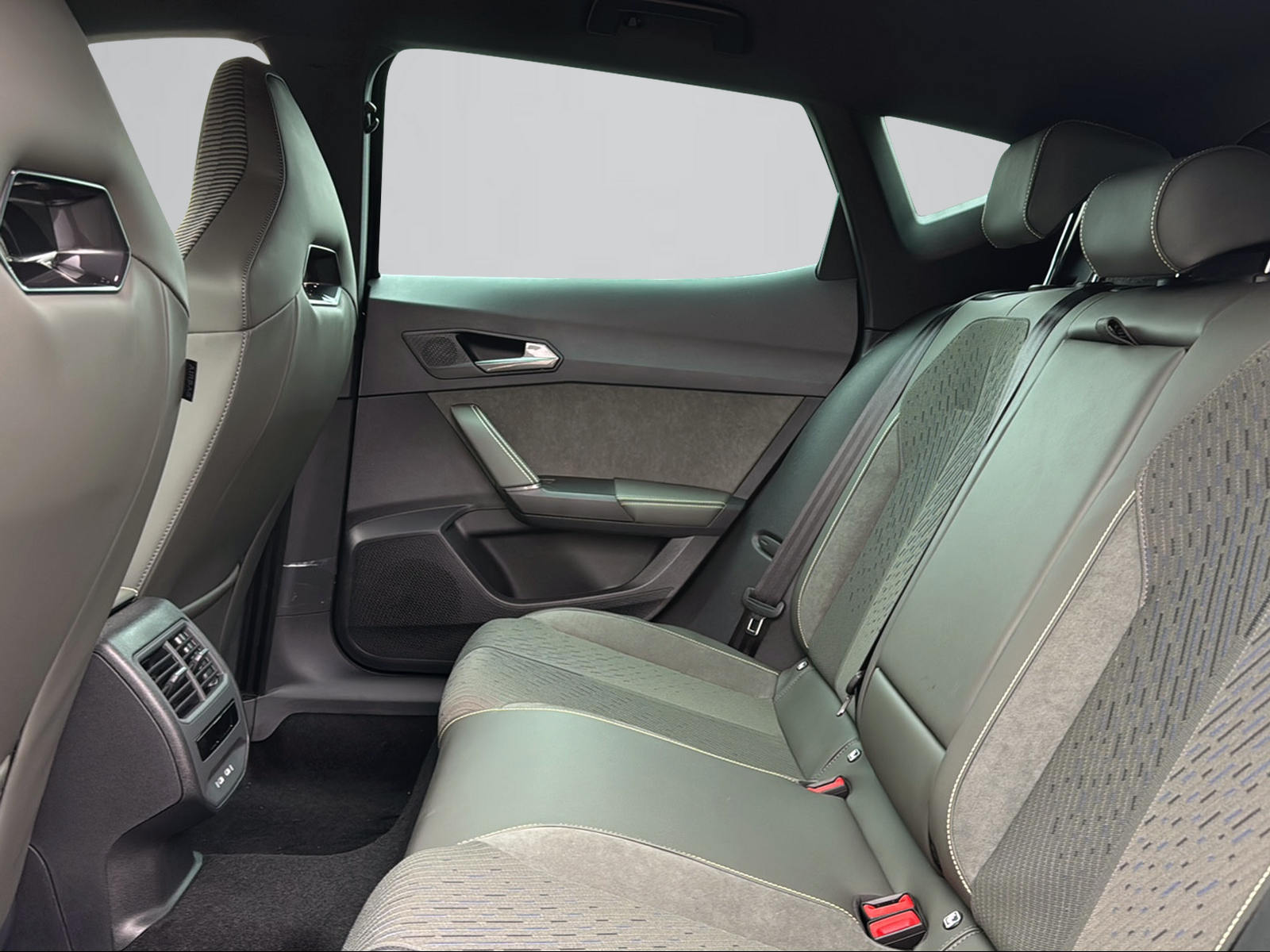 CUPRA Tribe Edition-image-8