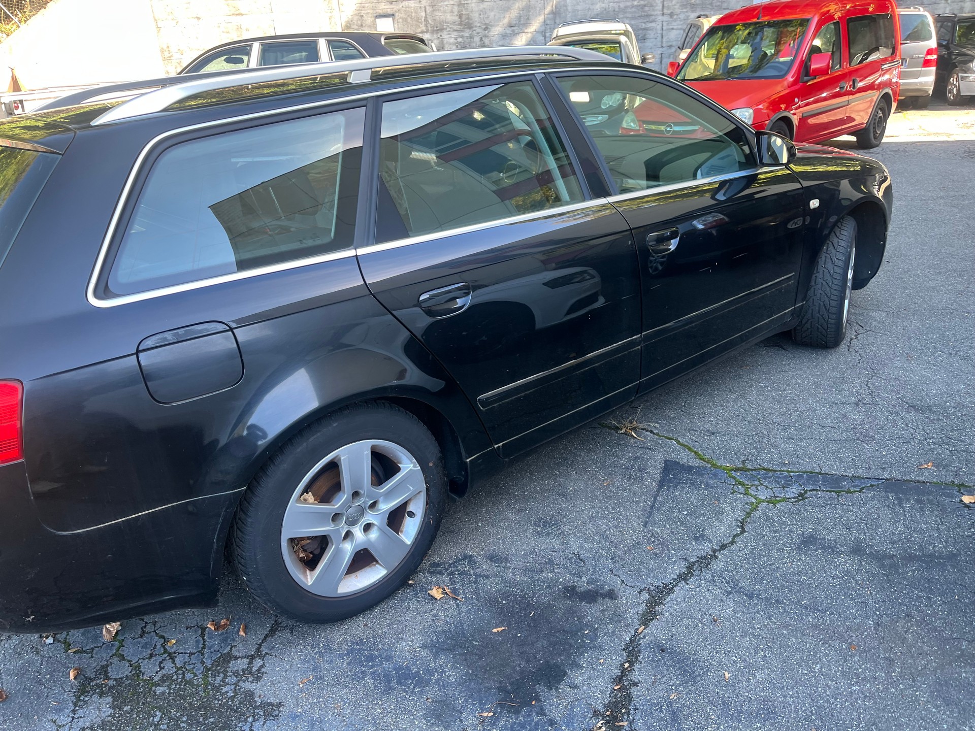 AUDI A4 Avant 2.0 TDI-image-5