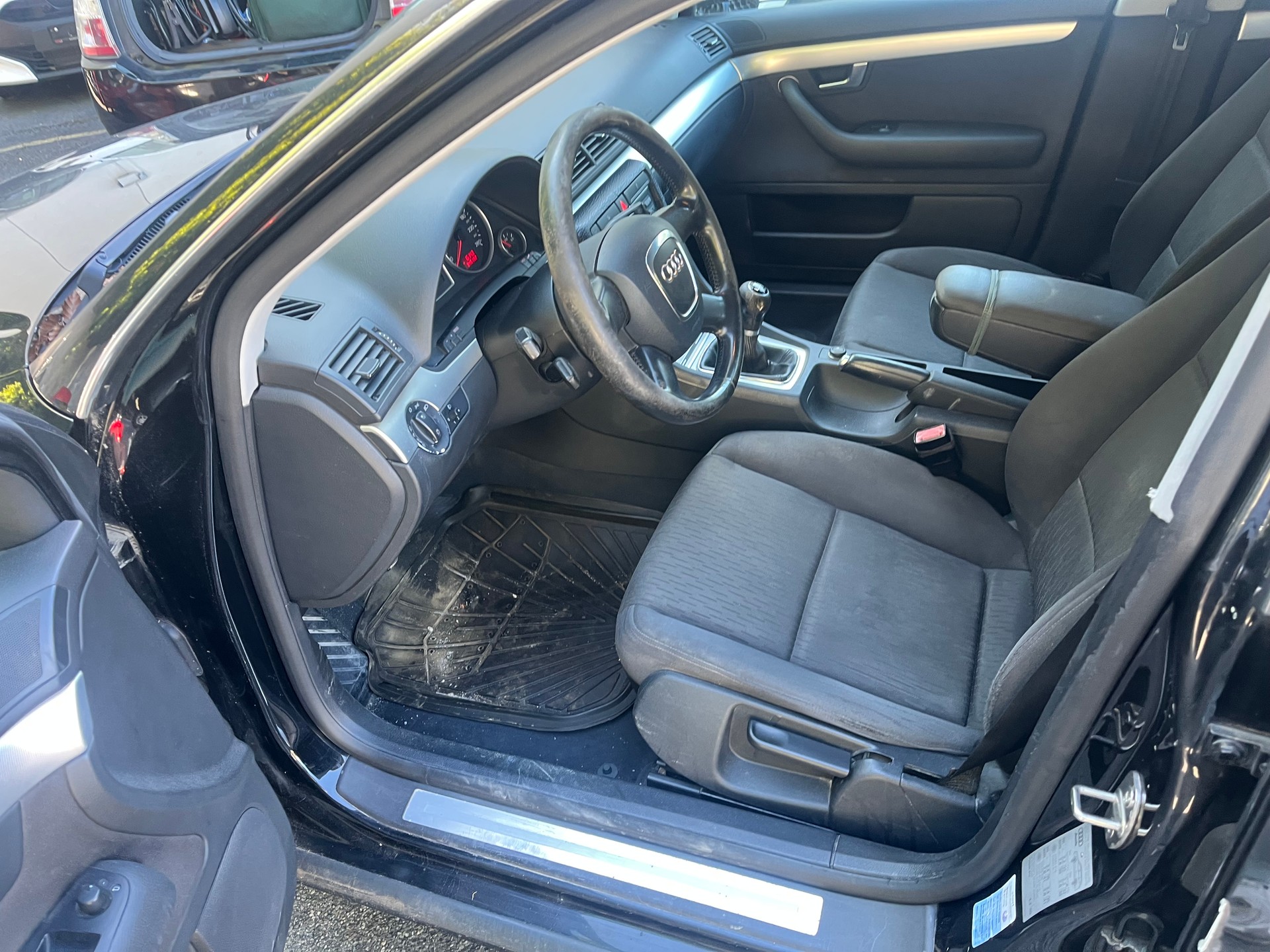 AUDI A4 Avant 2.0 TDI-image-11