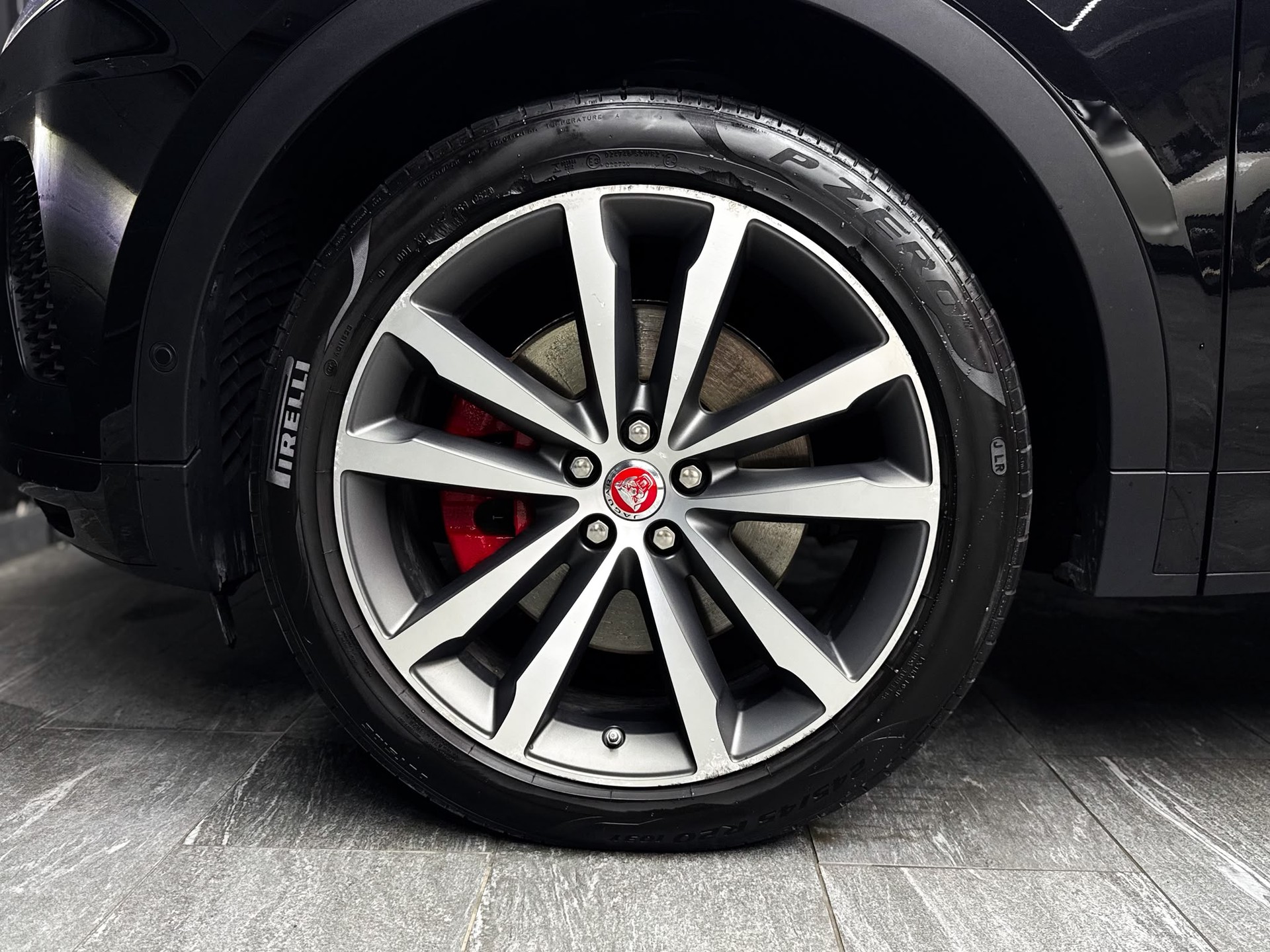 JAGUAR E-Pace 2.0d D240 R-Dynamic SE AWD Automatik-image-20