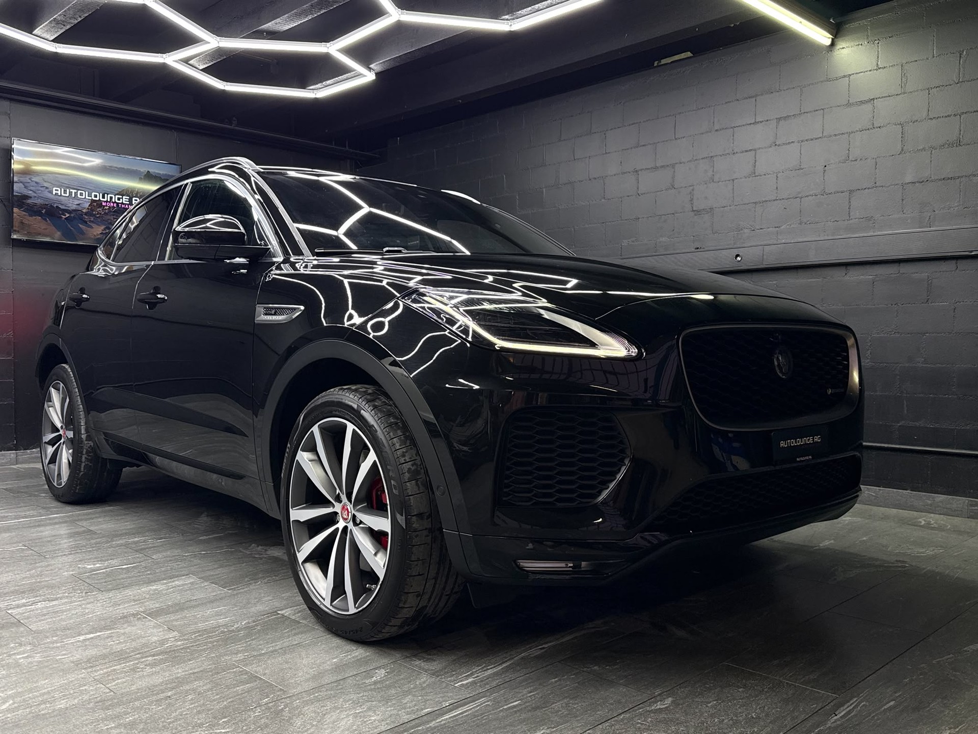 JAGUAR E-Pace 2.0d D240 R-Dynamic SE AWD Automatik-image-2