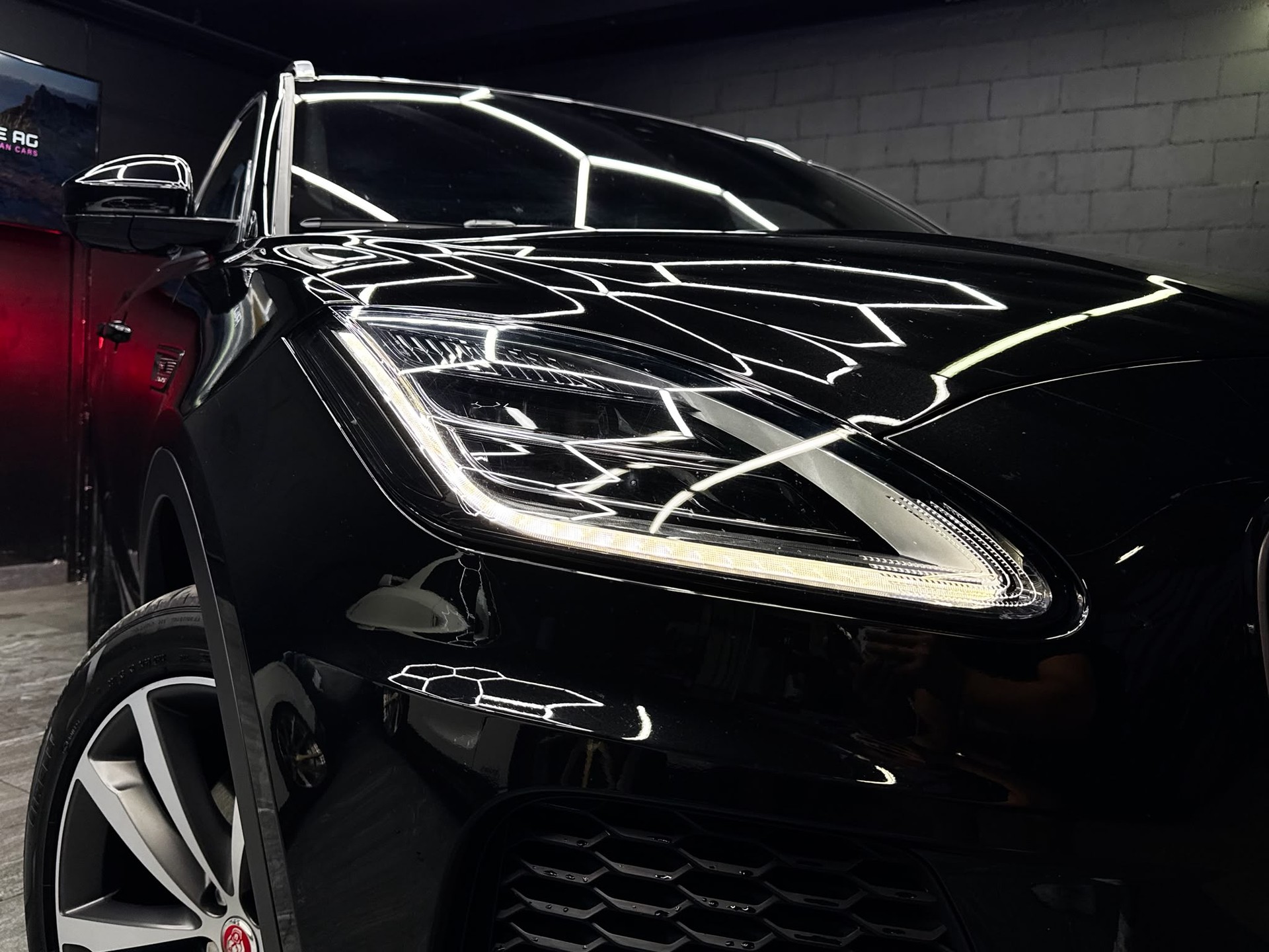 JAGUAR E-Pace 2.0d D240 R-Dynamic SE AWD Automatik-image-3